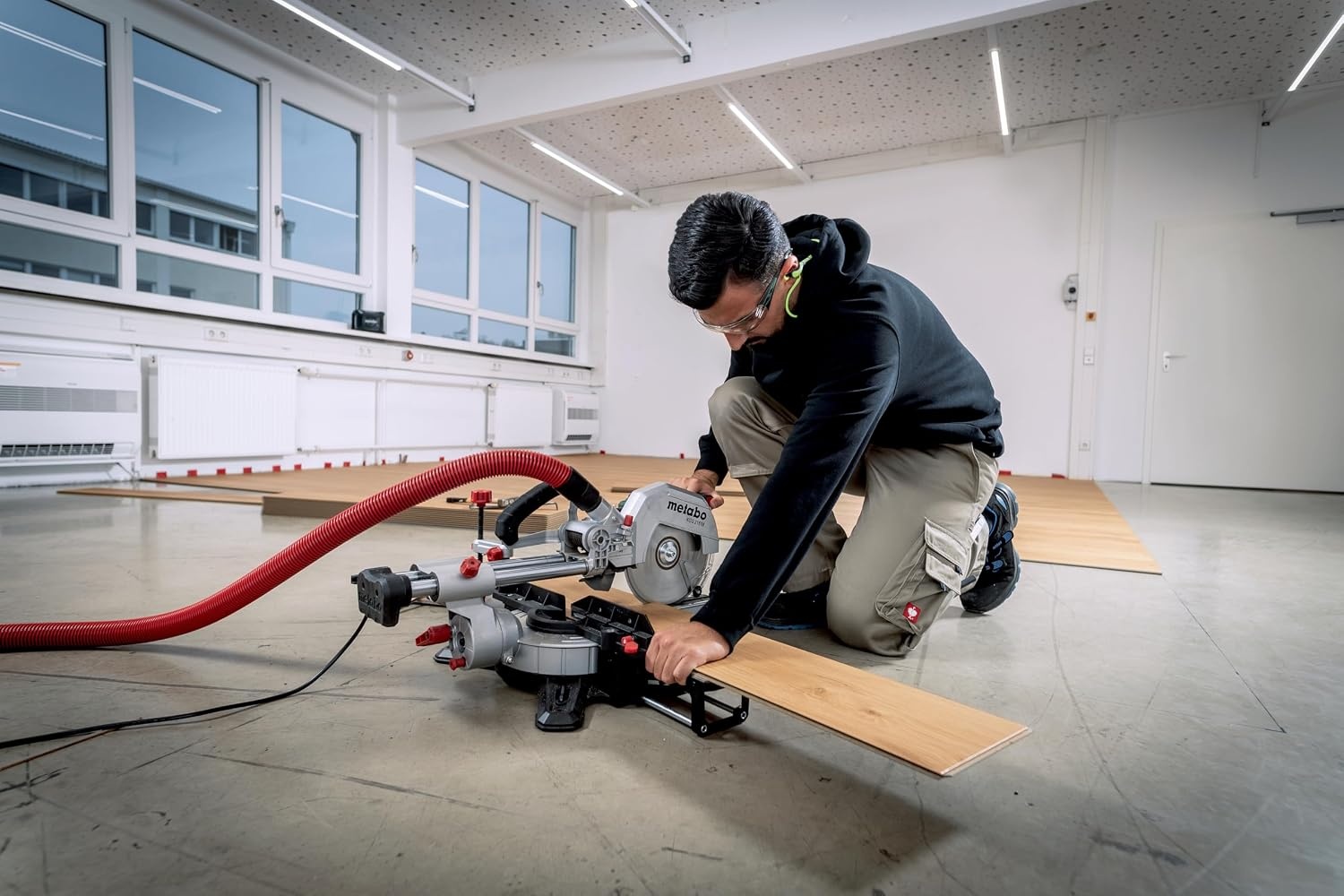 Metabo Afkort-/Verstekzaag KGS 254 M - 254mm met 55% Korting