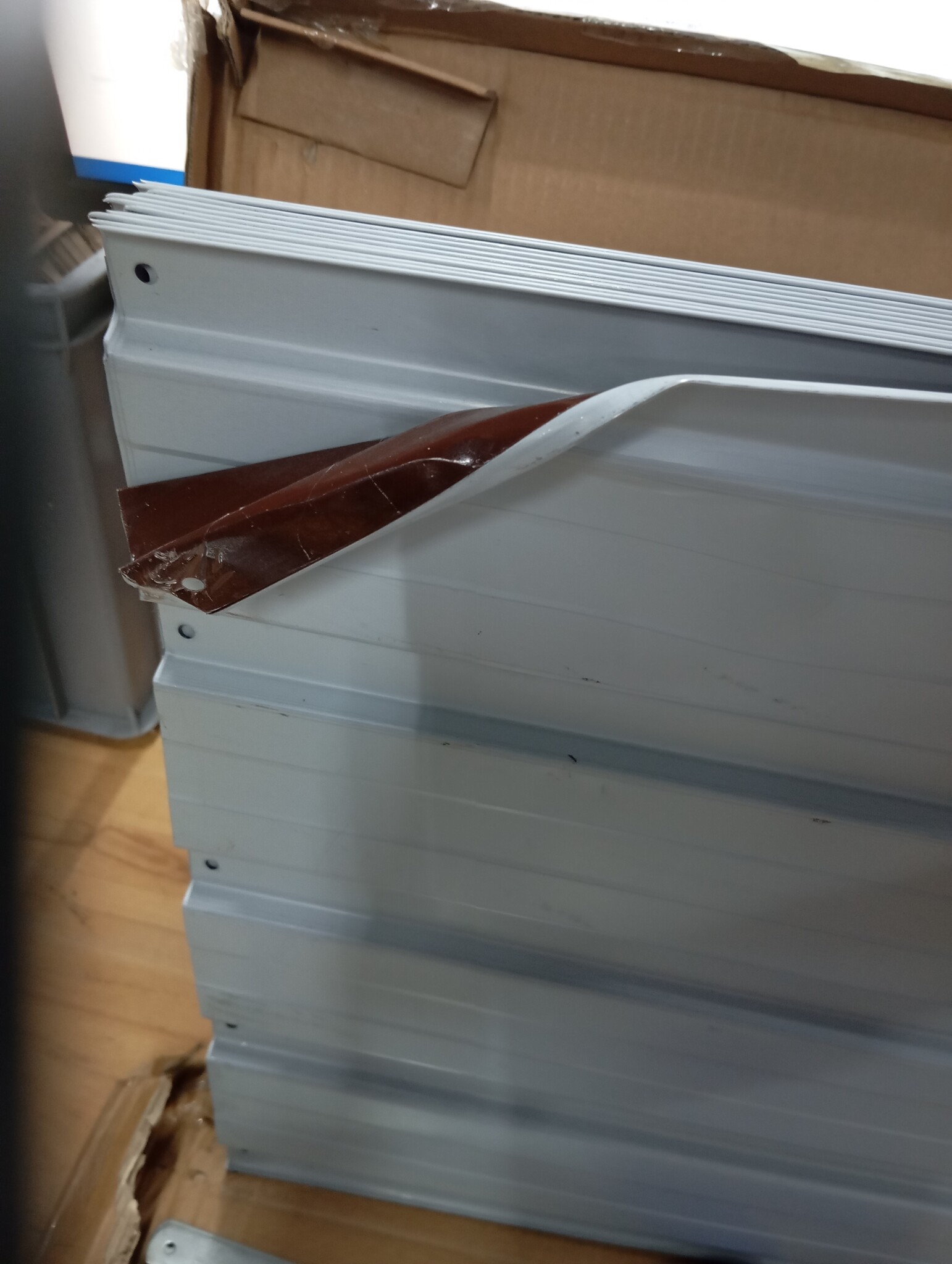 Verhoogde plantenbak 160x80x77 cm Staal Bruin - 54% Korting