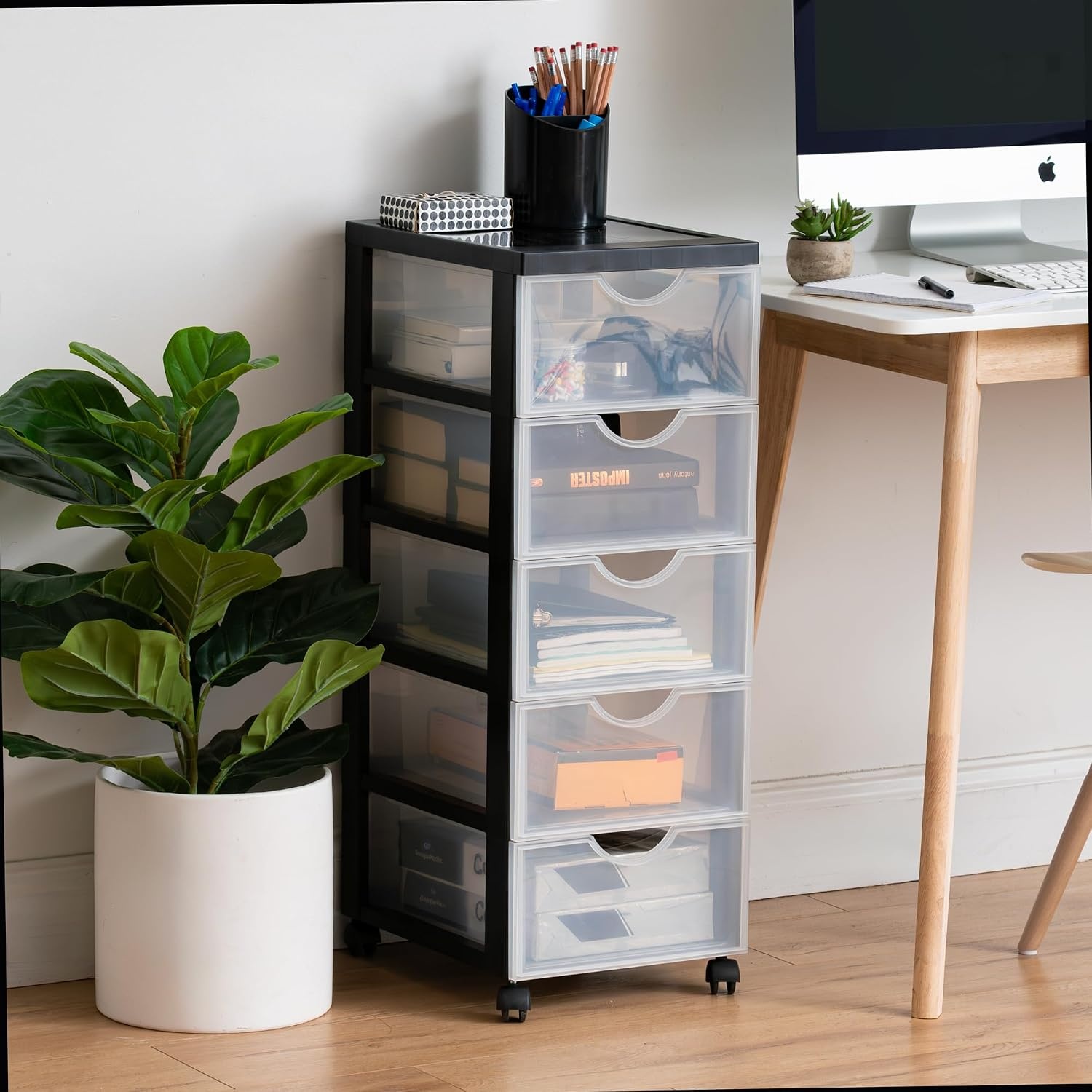 Iris Ohyama, Toren, Ladekast, Kunststof opbergorganizer met ergonomisch handvat, 5L, 5 laden, met wielen, BPA-vrij, Kantoor, Slaapkamer, Woonkamer, DDDC-005, zwart