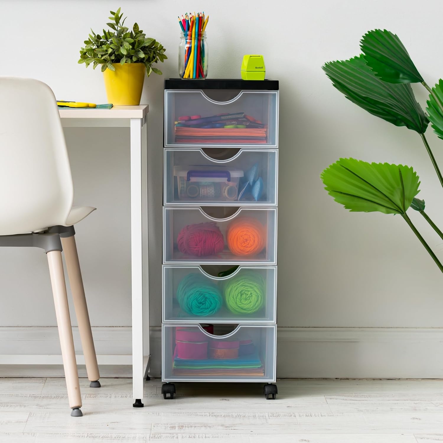 Iris Ohyama, Toren, Ladekast, Kunststof opbergorganizer met ergonomisch handvat, 5L, 5 laden, met wielen, BPA-vrij, Kantoor, Slaapkamer, Woonkamer, DDDC-005, zwart