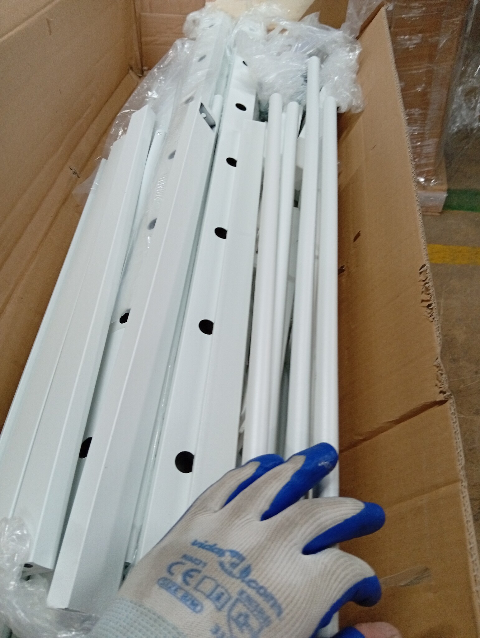 vidaXL Bedframe Metaal Wit 120x200 cm - 54% Korting