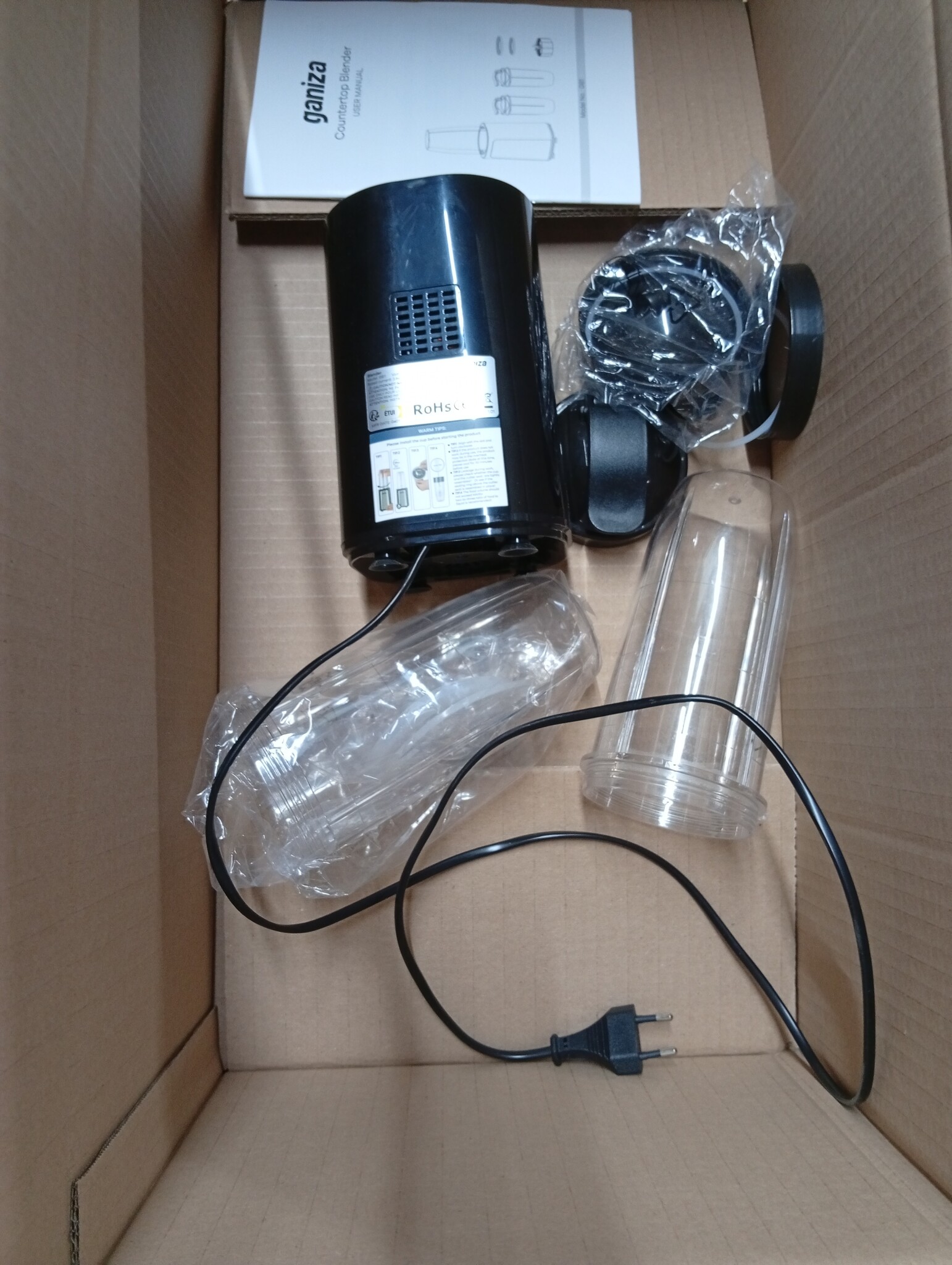 Ganiza Mixer, 900 W mini smoothiemaker, blender met 3 draagbare mixbekers (2 x 500 ml & 1 x 700 ml), vierlemmetmes van roestvrij staal, BPA-vrij, gemakkelijk te reinigen, blender elektrisch voor shake