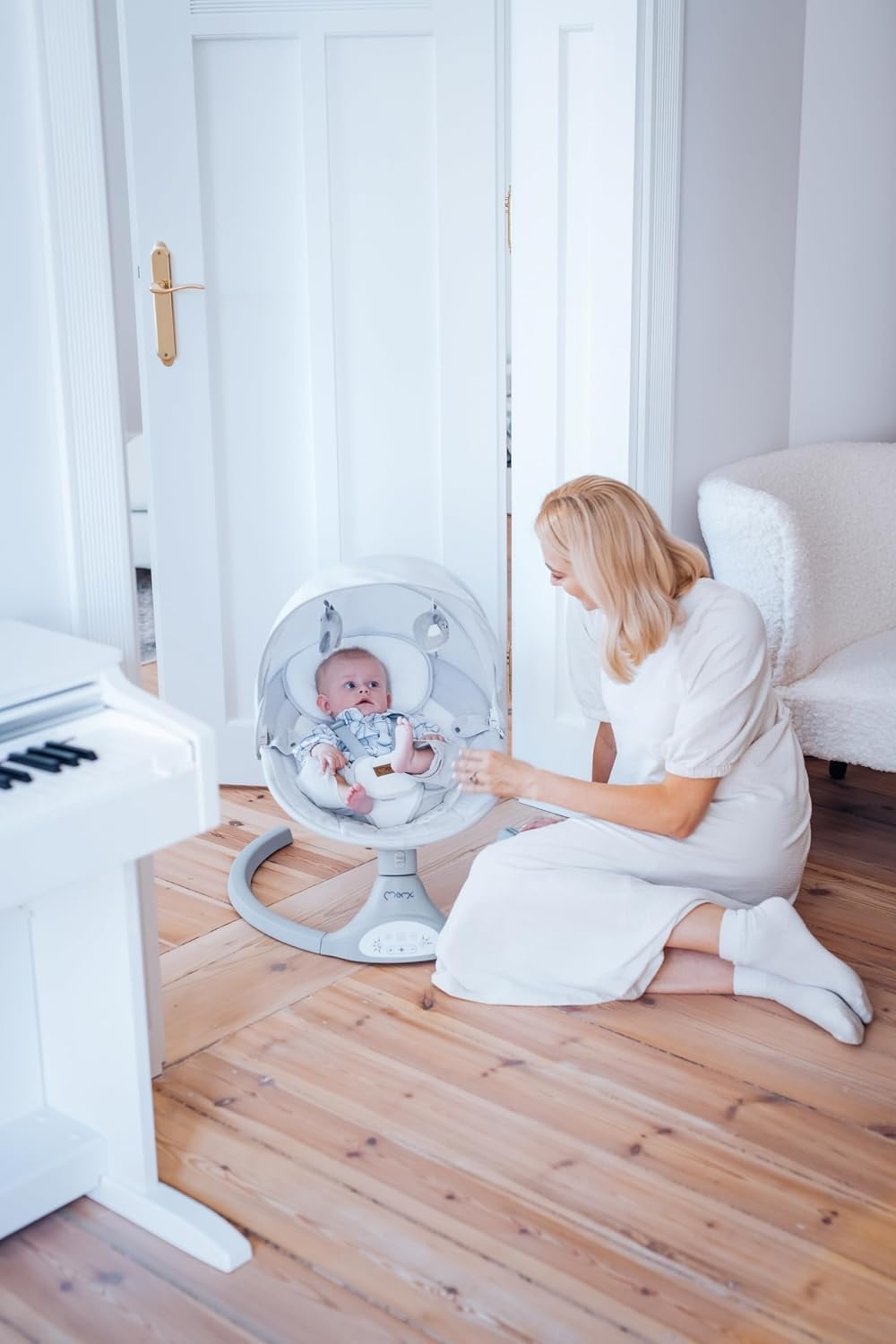 MoMi KENANI babywippe tot 9 kg, inklapbaar, met afstandsbediening & Bluetooth, grijs