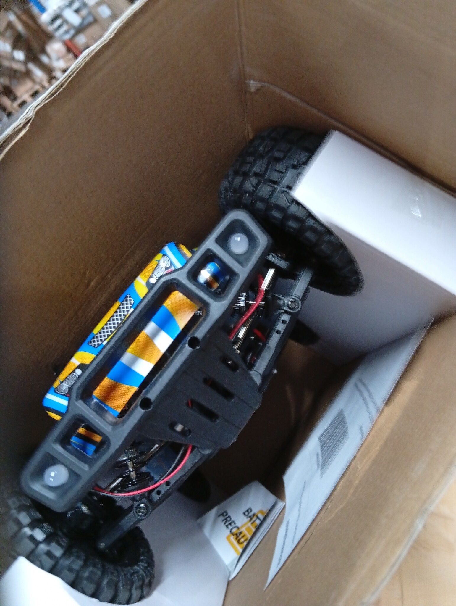 DEERC 9205E RC op afstand bestuurde auto met 48 km/u High Speed, 4WD 1:10 RC Car Off-Road 2,4 GHz draadloze afstandsbediening, monstertruck buggy, 2 accu's lange looptijd, crawler speelgoed, racewagen