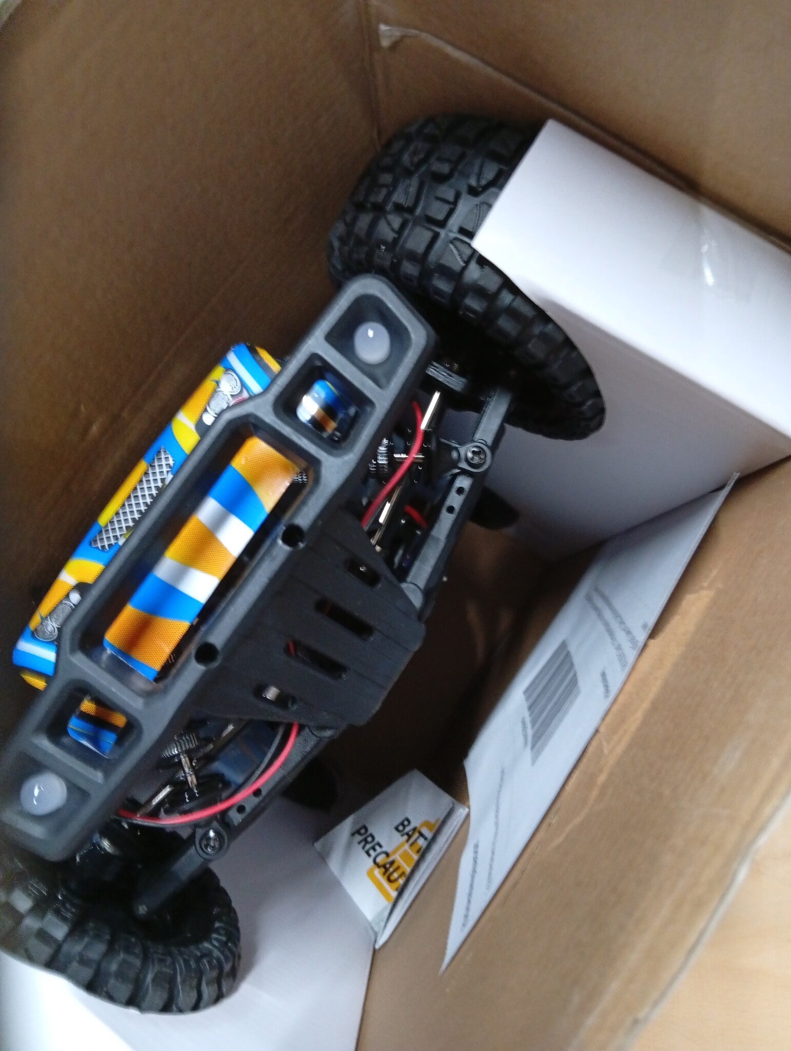 DEERC 9205E RC op afstand bestuurde auto met 48 km/u High Speed, 4WD 1:10 RC Car Off-Road 2,4 GHz draadloze afstandsbediening, monstertruck buggy, 2 accu's lange looptijd, crawler speelgoed, racewagen