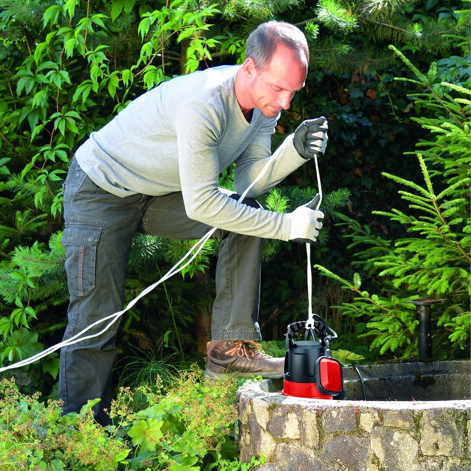 Einhell GC-DP 7835 vuilwaterpomp (rood, 780W, Ø35 mm vreemde voorwerpen, 15.700 l/h, vlotterschakelaar, draaggreep, kabelopwikkeling, universele aansluiting), rood
