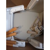 Kinderkraft 2-in-1 hoge kinderstoel FINI, hoge babystoel, kinderstoeltje, combistoel, houten poten, veiligheidsgordel, voetensteun, dubbel eetblad, 5-puntsveiligheidsgordel, grijs