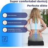 Comfortabele Stoelverhoger Volwassenen - OEKO-TEX hoes - Vormvast, 13 cm dik zitkussen - Perfect voor autostoel, bureaustoel kussen, opstahulp - Premium stoelkussen verhoging - DYNMC YOU - Zwart