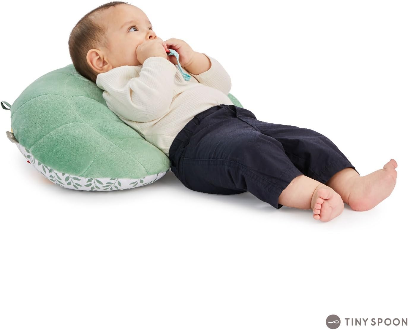 Sophie la girafe Cosy Play Cushion, activity entertainment soft comforter