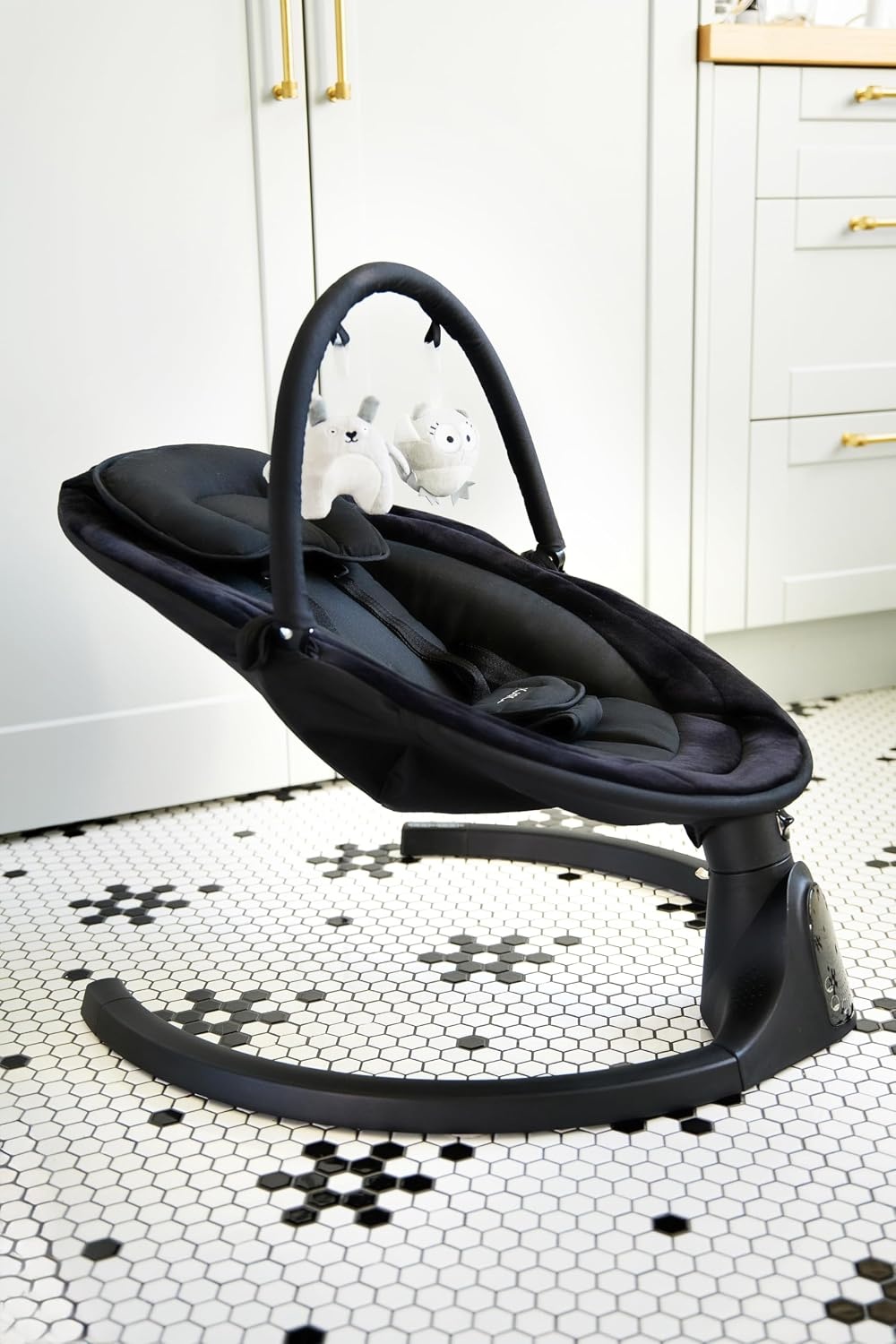 MOMI KENANI Onyx schommelbank voor kinderen tot 9 kg, met led-display, afstandsbediening en Bluetooth voor verbinding met smartphone, stroomvoorziening via batterijen en/of netvoeding