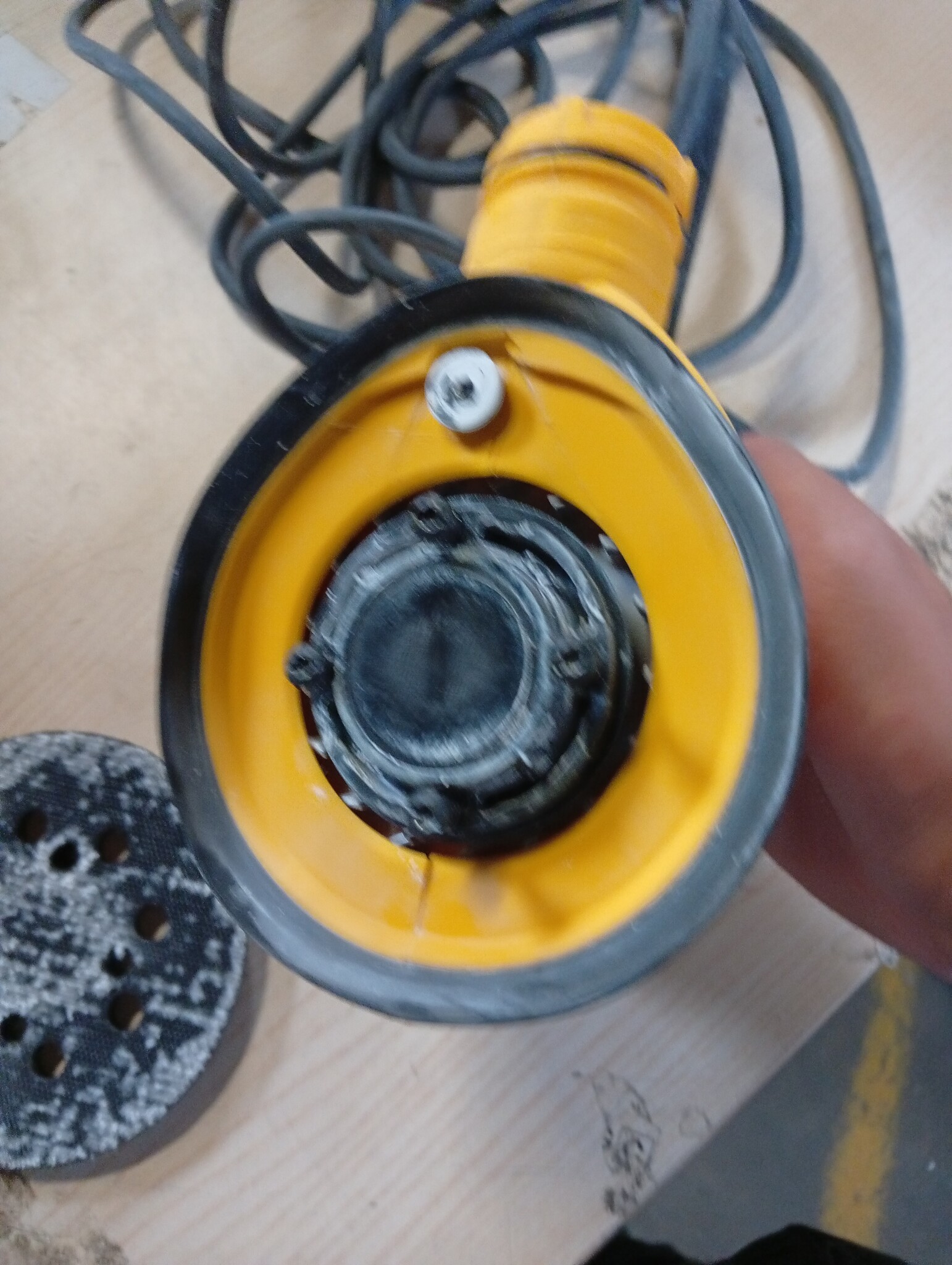 DEWALT Excentrische schuurmachine 280W 125mm DWE6423