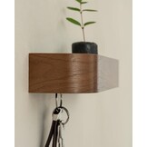 KAZAI. Sleutelkastje 'Toke' | Minimalistisch sleutelhouder ontwerp uit Berlijn | Moderne sleutelrekje met houten plank | Sleutelbord als halmeubel voor aan de muur | Walnoot