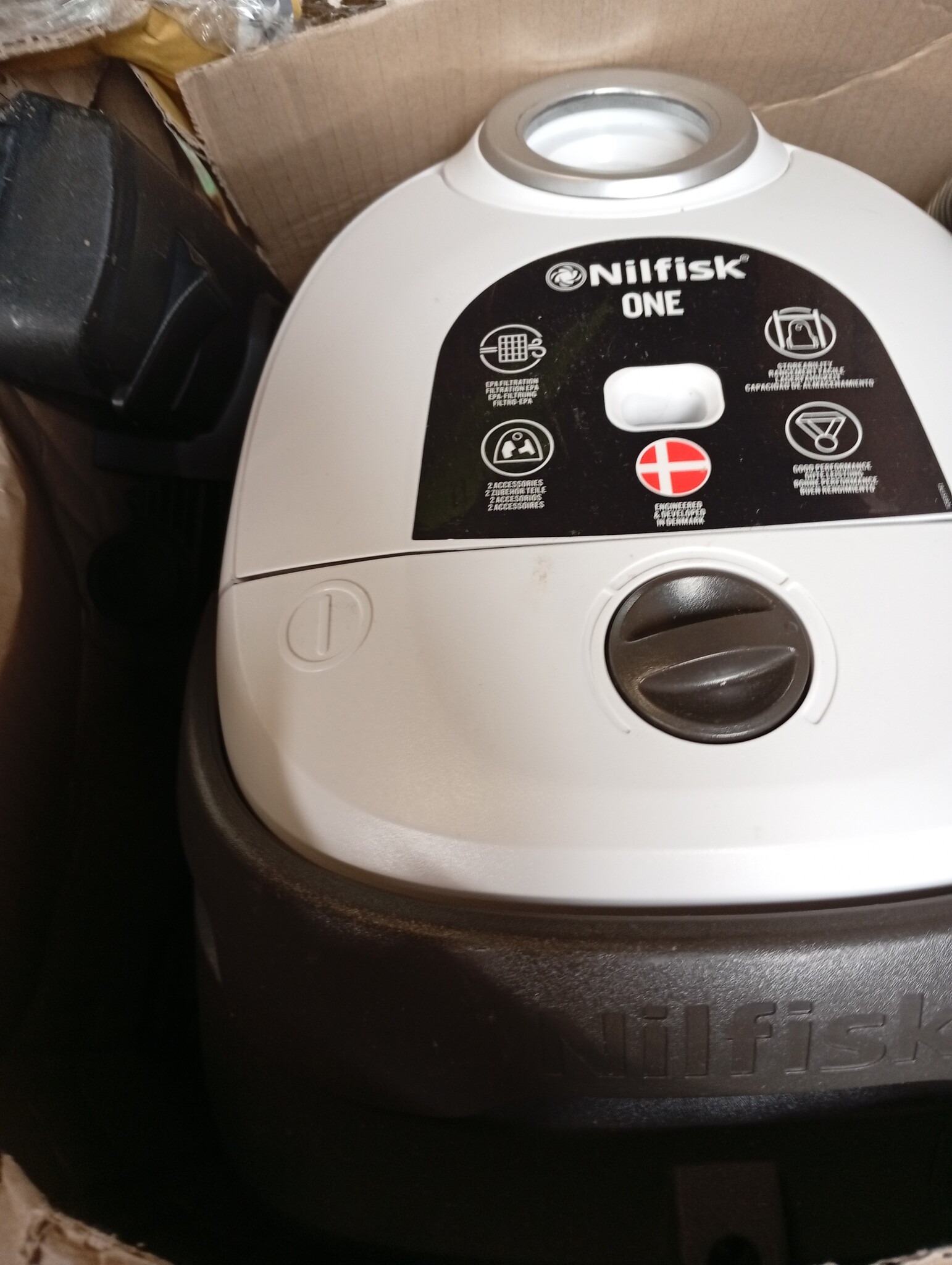 Nilfisk One Cilinderstofzuiger Wit - 750W (59% Korting)