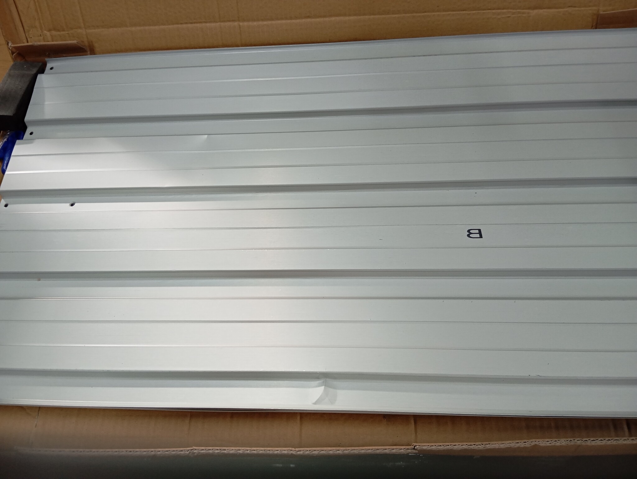 vidaXL Plantenbak verhoogd 240x40x45 cm gegalvaniseerd staal antraciet