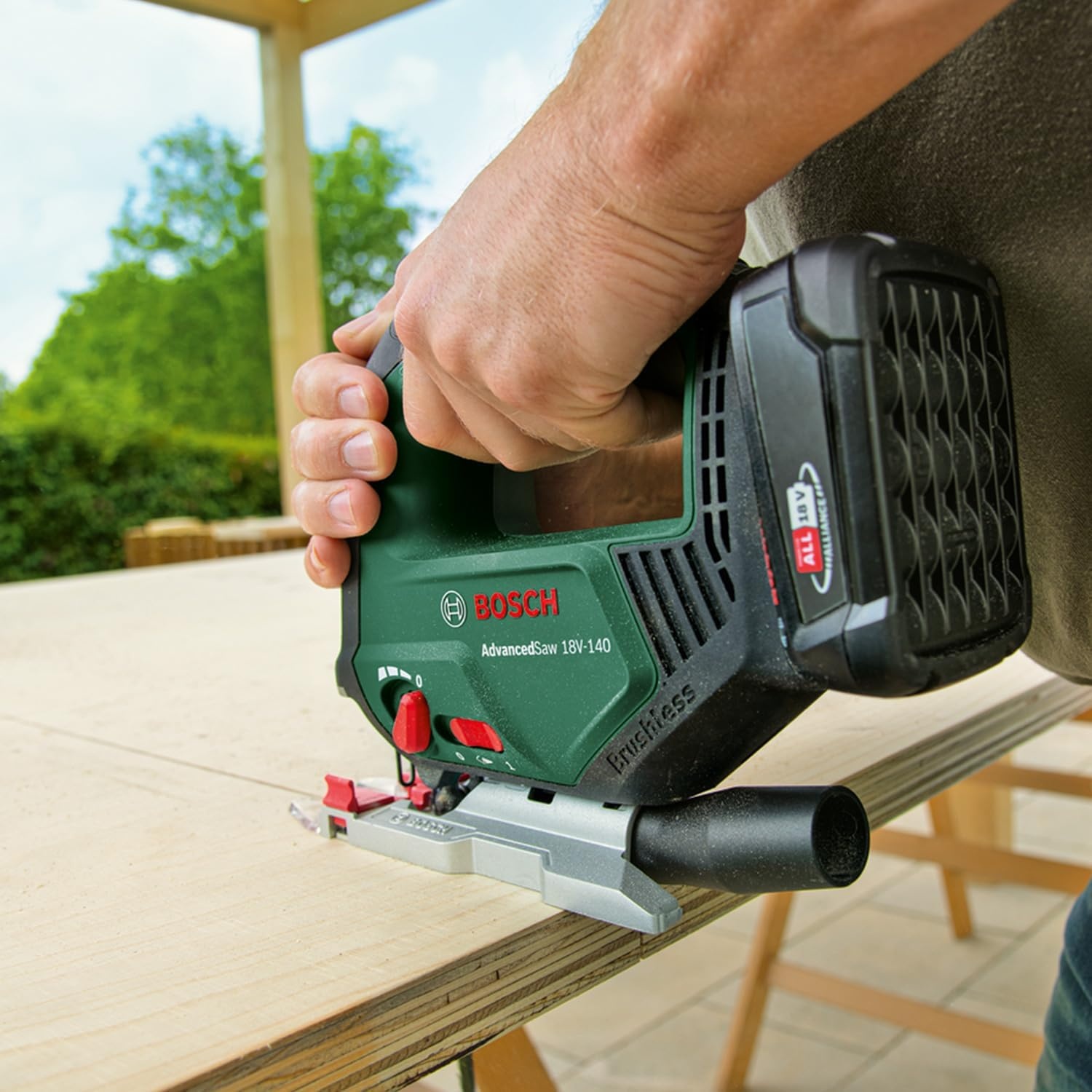 Bosch accudecoupeerzaag AdvancedSaw 18V-140 (pendelfunctie; borstelloze motor; zaagdiepte in hout/staal/aluminium: 140 mm/10 mm/20 mm; 3 x zaagblad; 18V System; zonder accu & lader; in kartonnen doos)