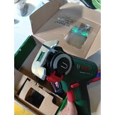 Bosch Accu-NanoBlade-zaag UniversalCut 18V-65 (snel vrij snijden in hout, houtmaterialen en plastic; max. zaagdiepte 65 mm; 18 volt-systeem; 1x 2,5 Ah accu en oplader) - Maat UniversalCut 18V