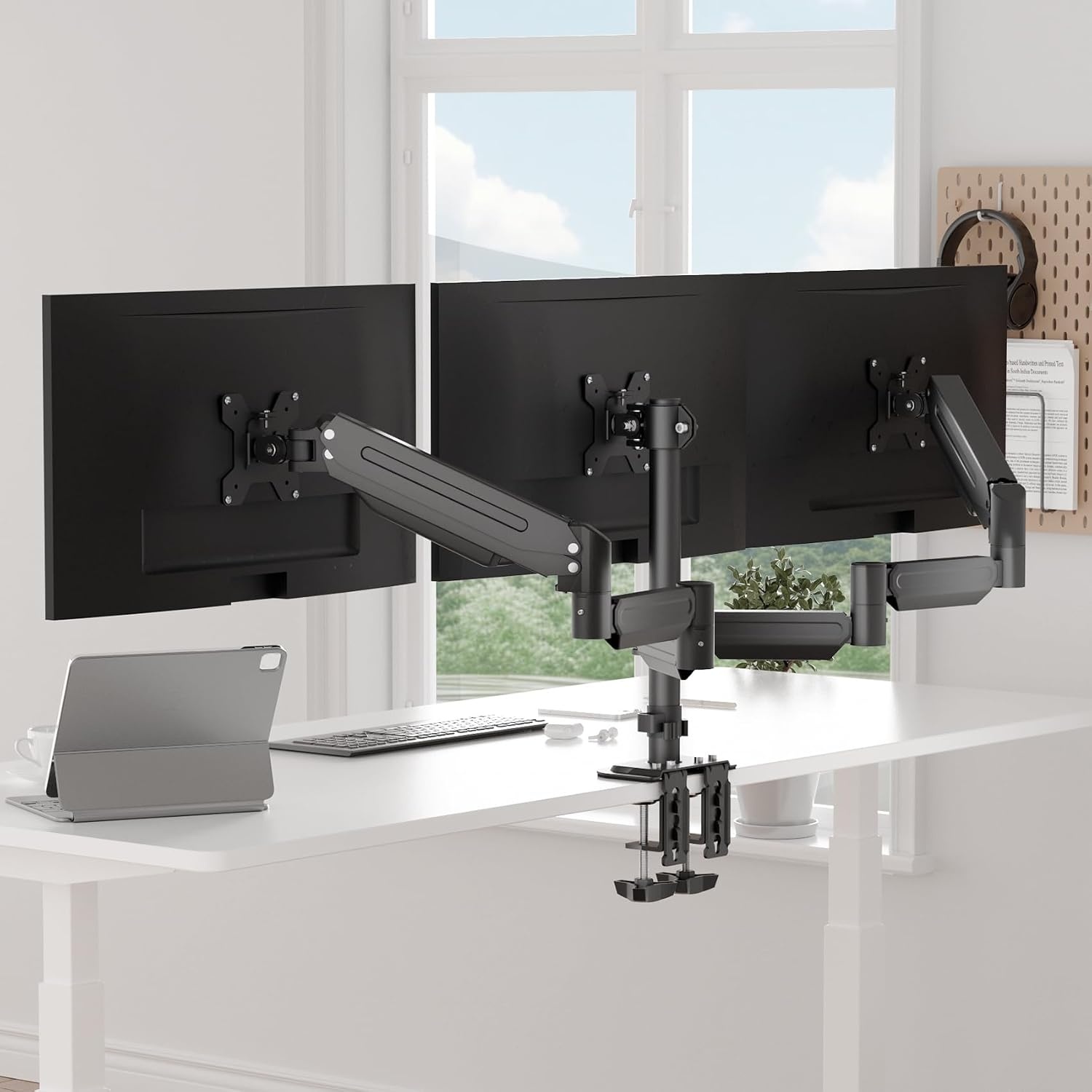 suptek Triple Monitor Mount, 3 Monitor Desk Mount voor Computerschermen tot 27 inch, Triple Monitor Arm Mount met Gasveer, Geschikt voor maximaal 13 pond, MD8003