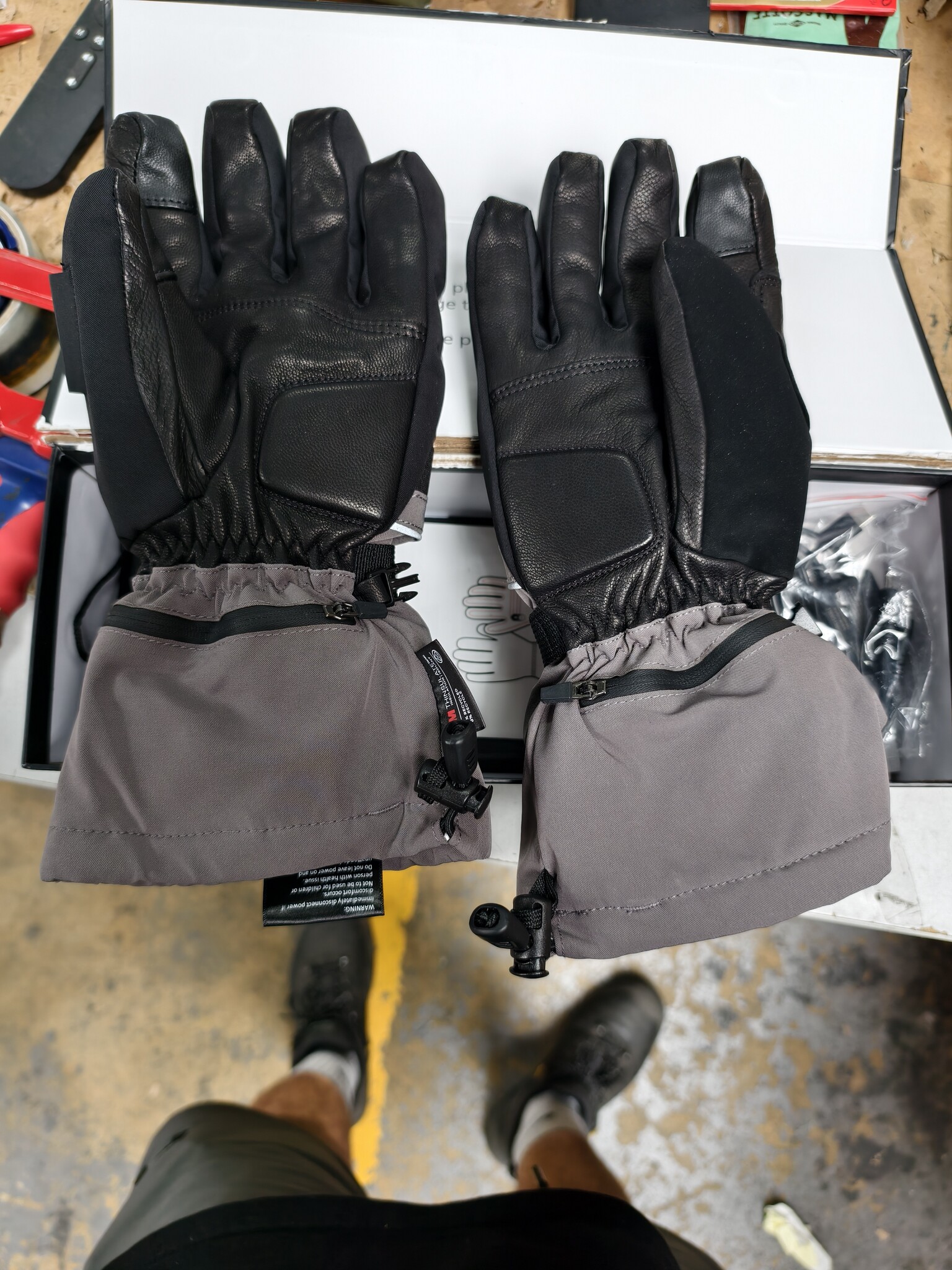 Day Wolf Heated Gloves for Men & Women – 10h Heat, USB-C PD 2h Fast Charge, Waterproof with Thinsulate insulation, Touchscreen, 3 Heat Levels 40/50/60°C for Skiing & Snowboarding