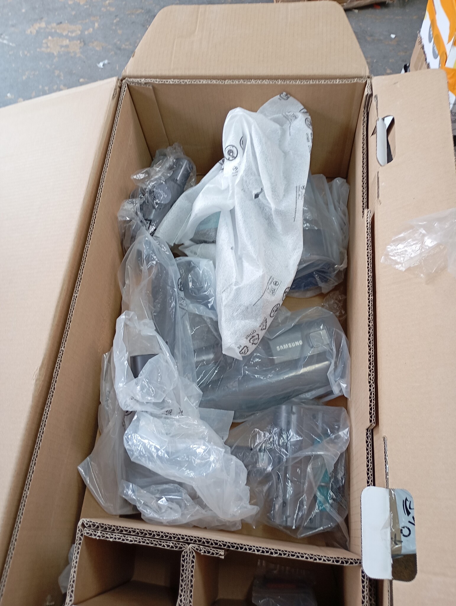 Samsung Jet 75 Pet Steelstofzuiger - 60 Min Accuduur - 60% Korting