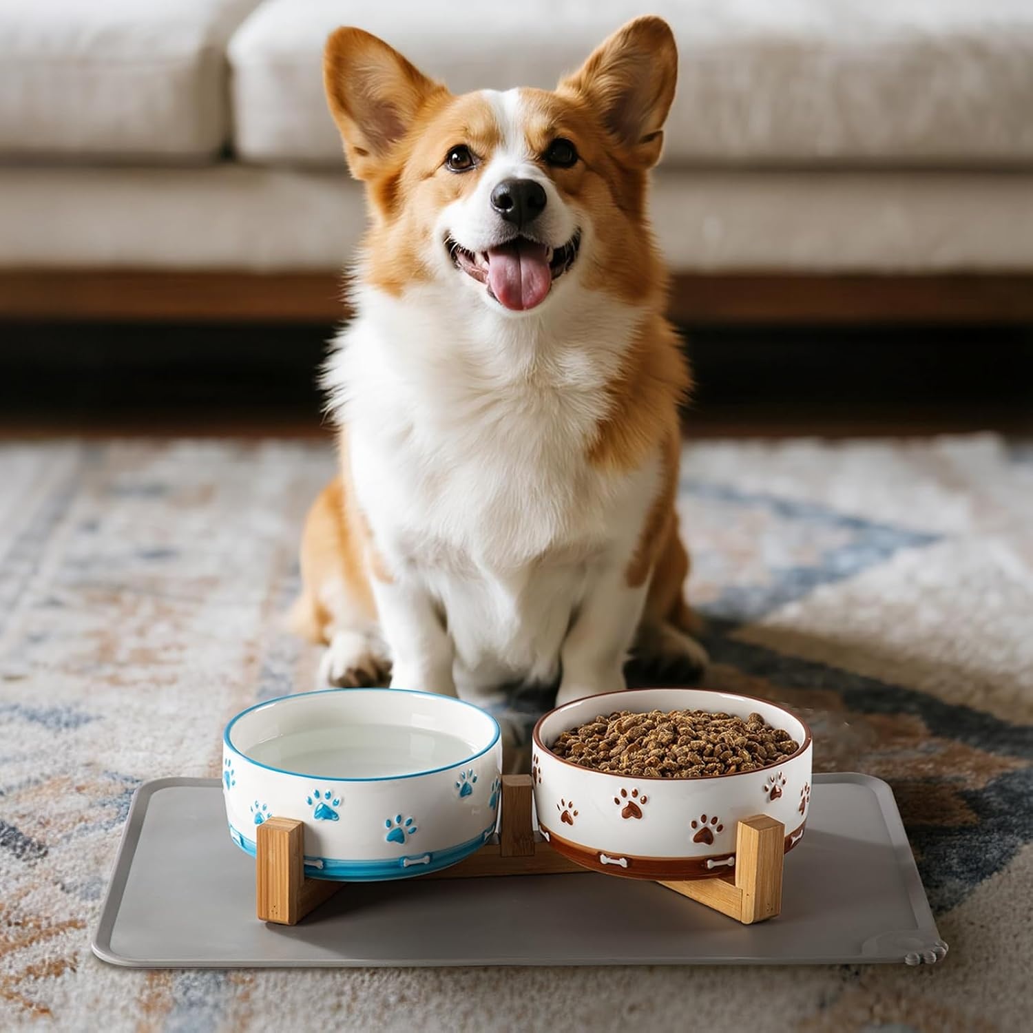YUN TAO Keramische hondenkommen 2 set met houten standaard, verhoogde voer- en waterkommen voor kleine tot middelgrote honden, inclusief antislip siliconen mat