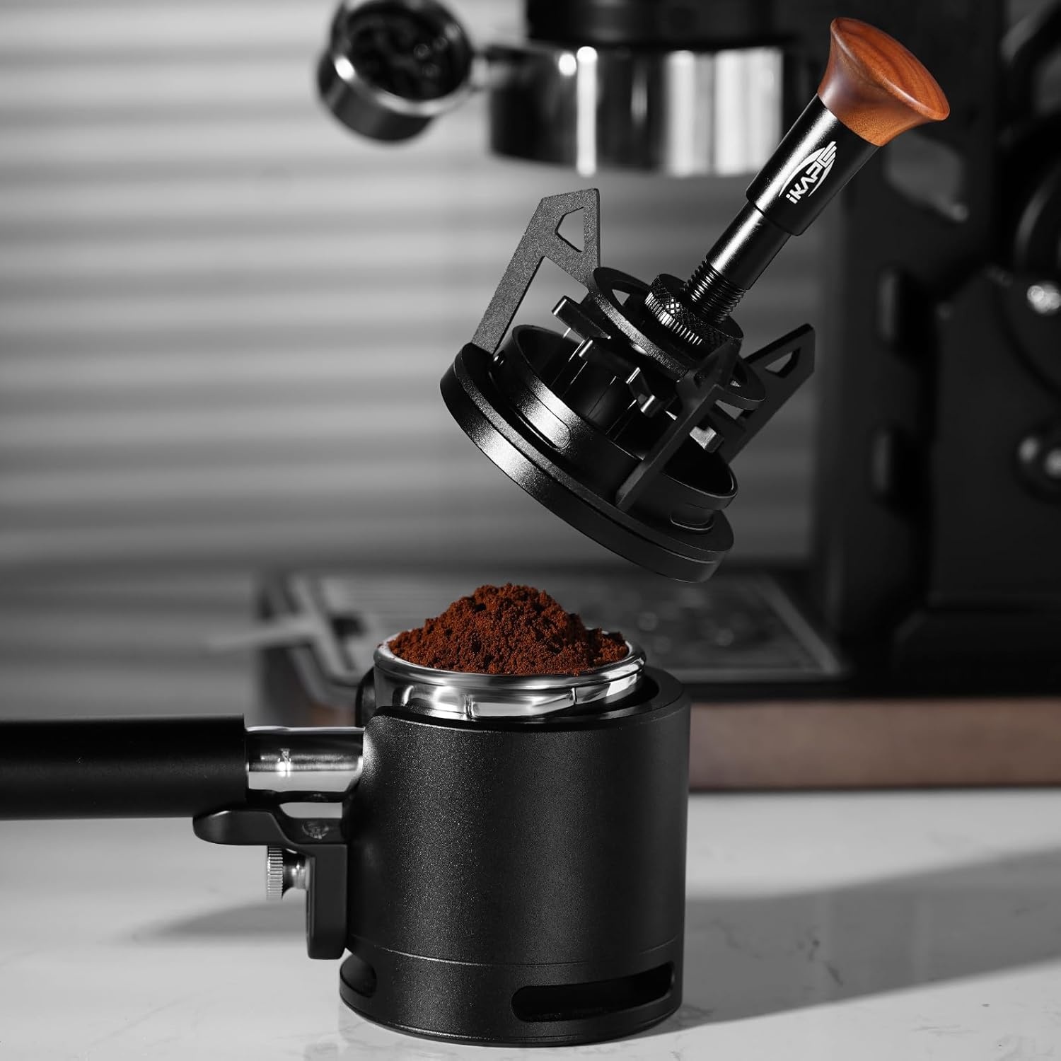 IKAPE Espresso Coffee V3 WDT Gereedschap, 58 mm roer- en verdelergereedschap, uitgerust met 8-naaldsroerder, instelbare naaldhoogte, koffieroerder met doseertrechter en standaard