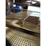 vidaXL Tijdschriftenrek 35x15x45 cm staal goudkleurig