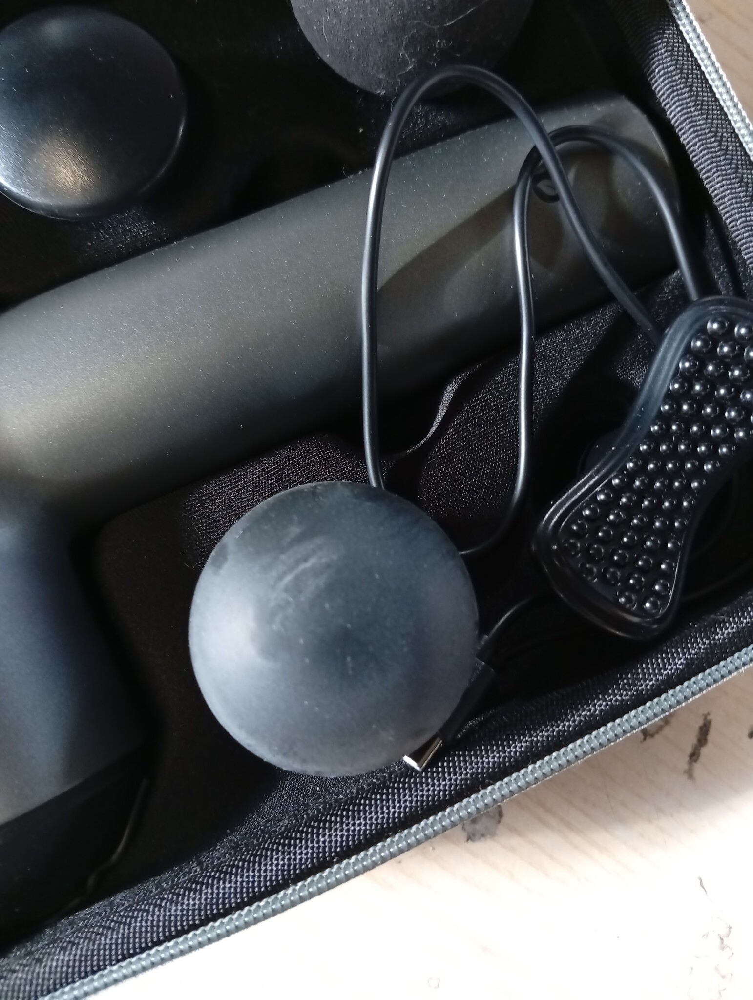 Arboleaf Massage Gun - Deep Tissue Massager - 6 Snelheden - 7 Opzetstukken - Zwart