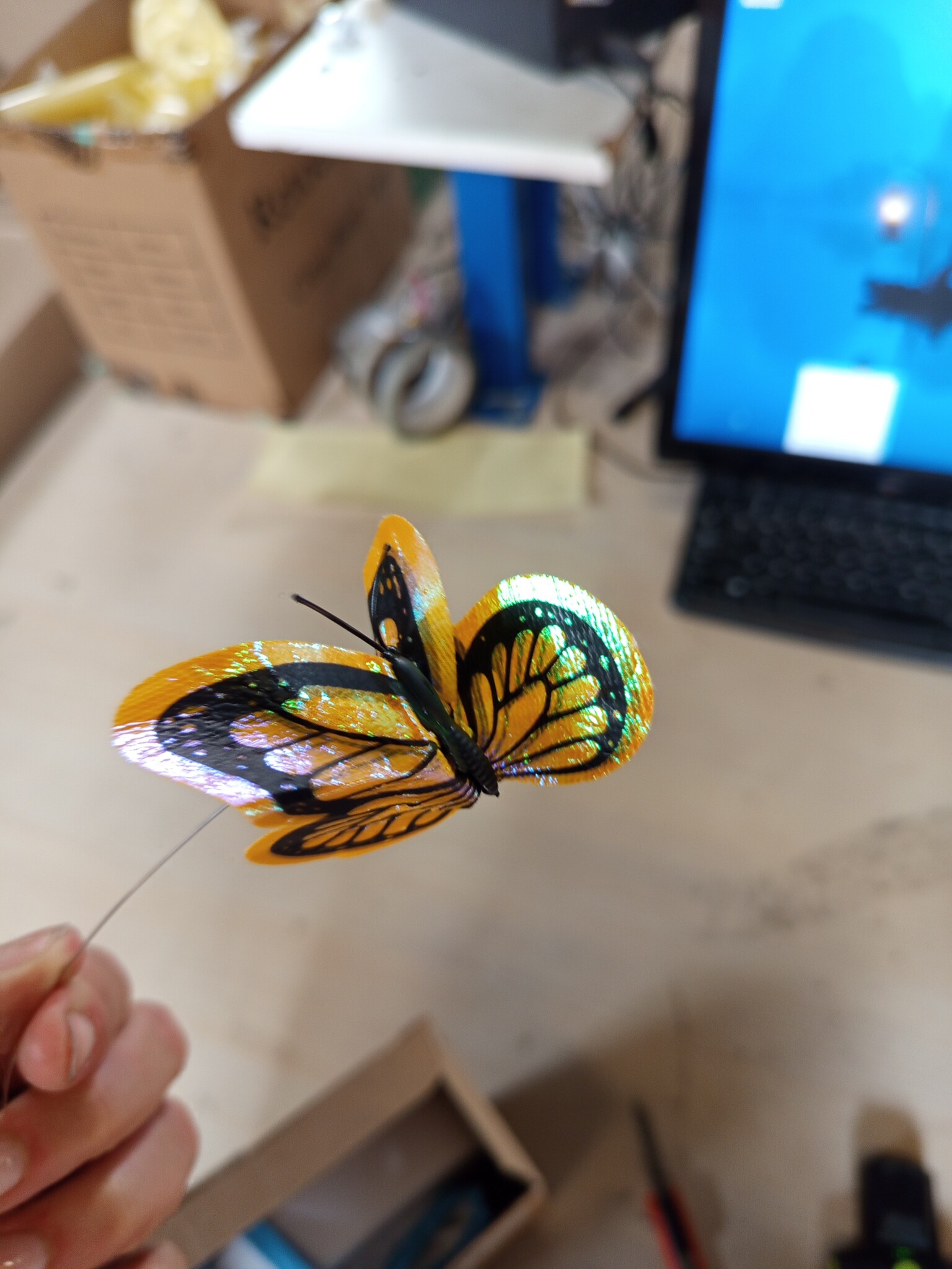 Interactief kattenspeelgoed voor katten met roterende vlinder en verborgen veerhengel | Automatische beweging | USB-C oplaadbaar | Duurzaam