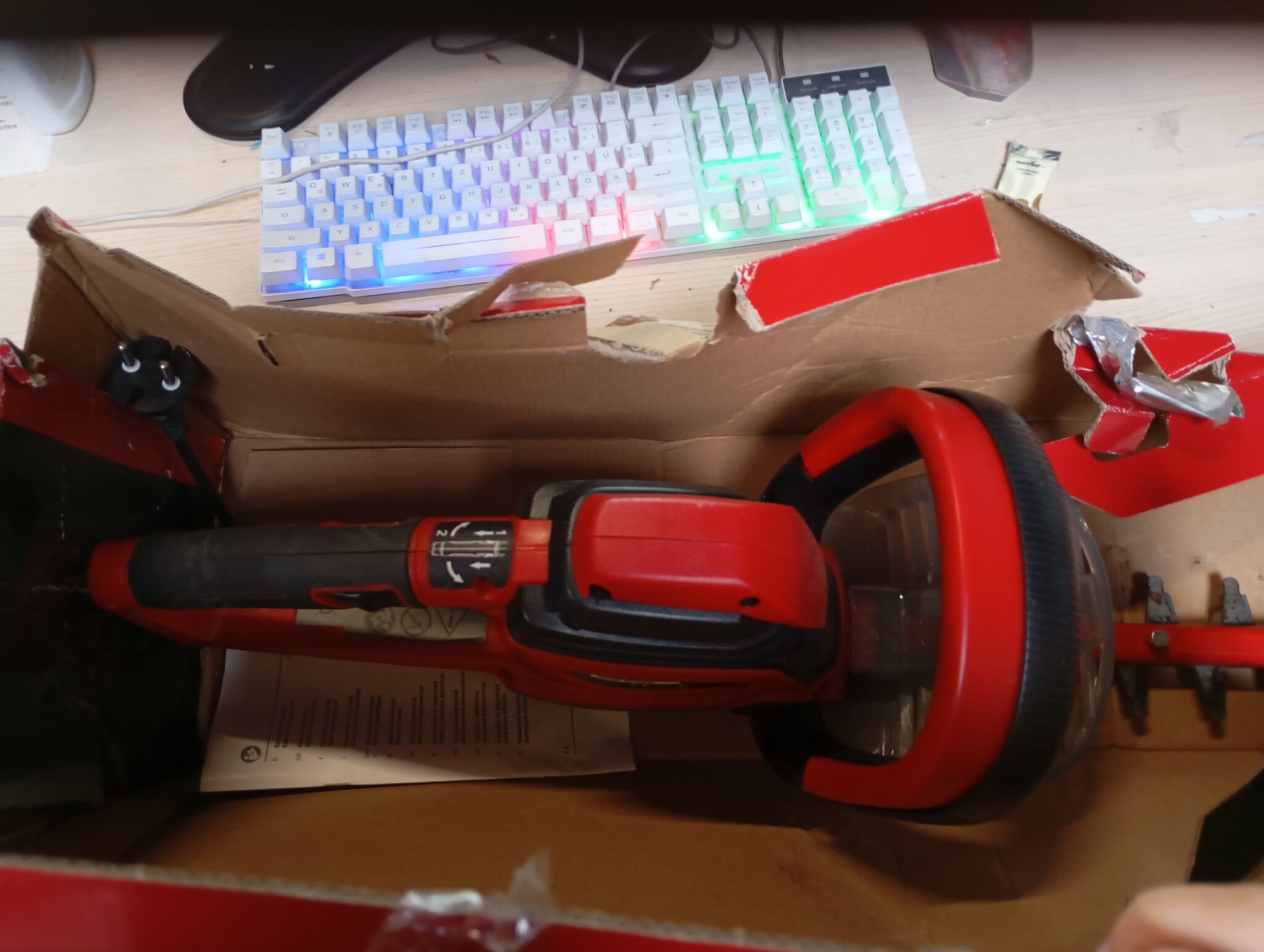 Einhell Elektrische Heggenschaar GE-EH 7067, 700W, 670mm, 54% Korting