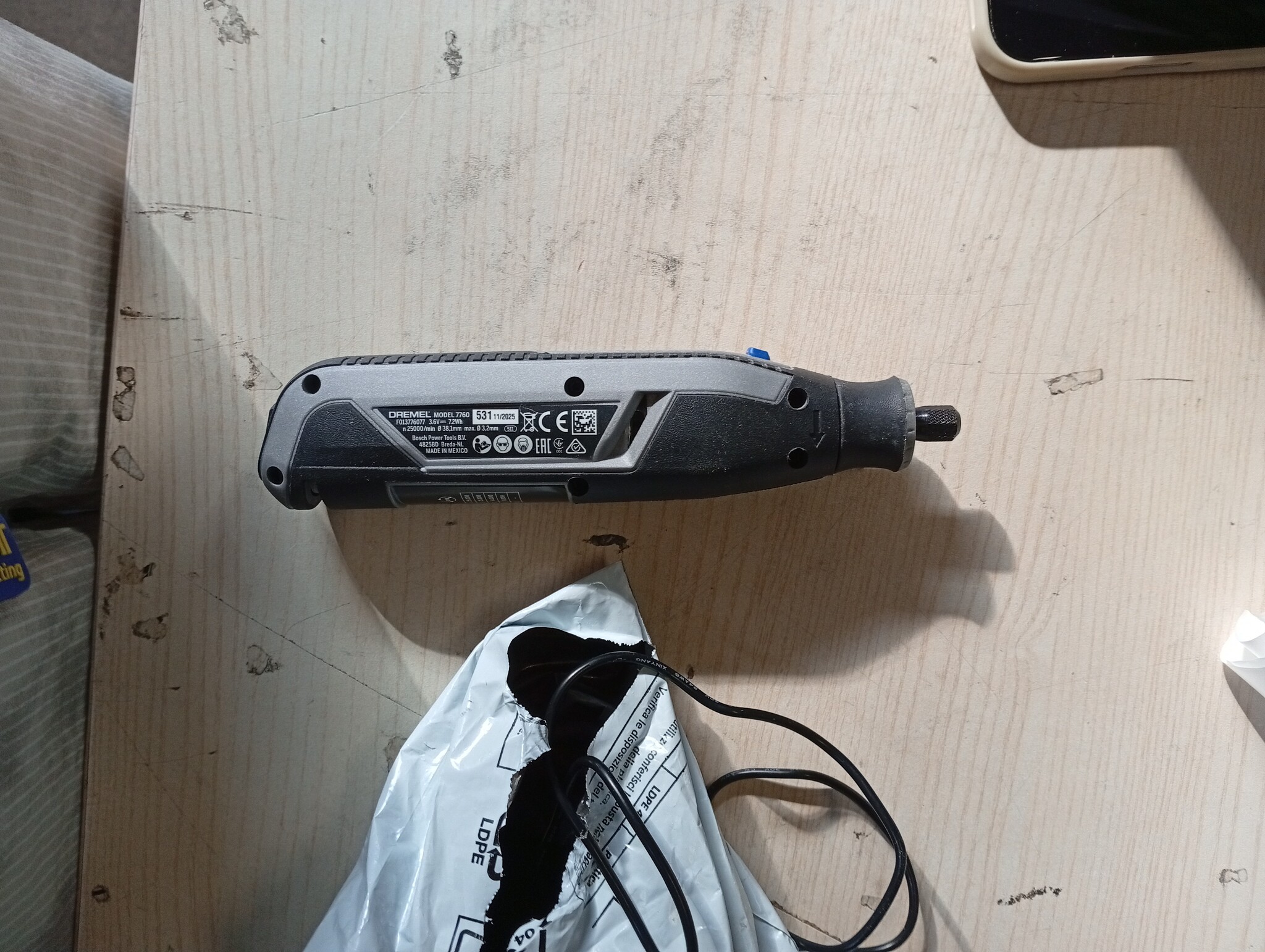 Dremel Lite 7760 Snoerloze Multitool met 3.6V 2.0Ah Lithium-ion Accu - Multigereedschap Set met 15 Accessoires, Variabele Snelheid 8.000-25.000 t/min, EZ-Twist Functie, USB Oplaadbaar