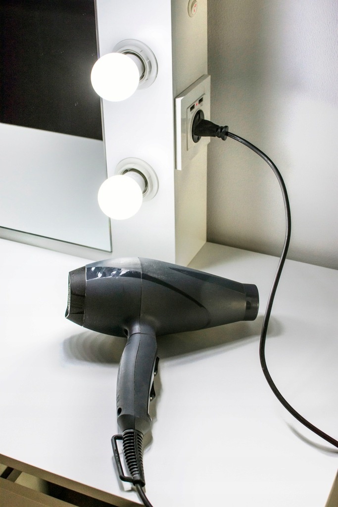 Kaptafel Wit MDF met Spiegel, LED, USB & Stopcontact - 35% Korting