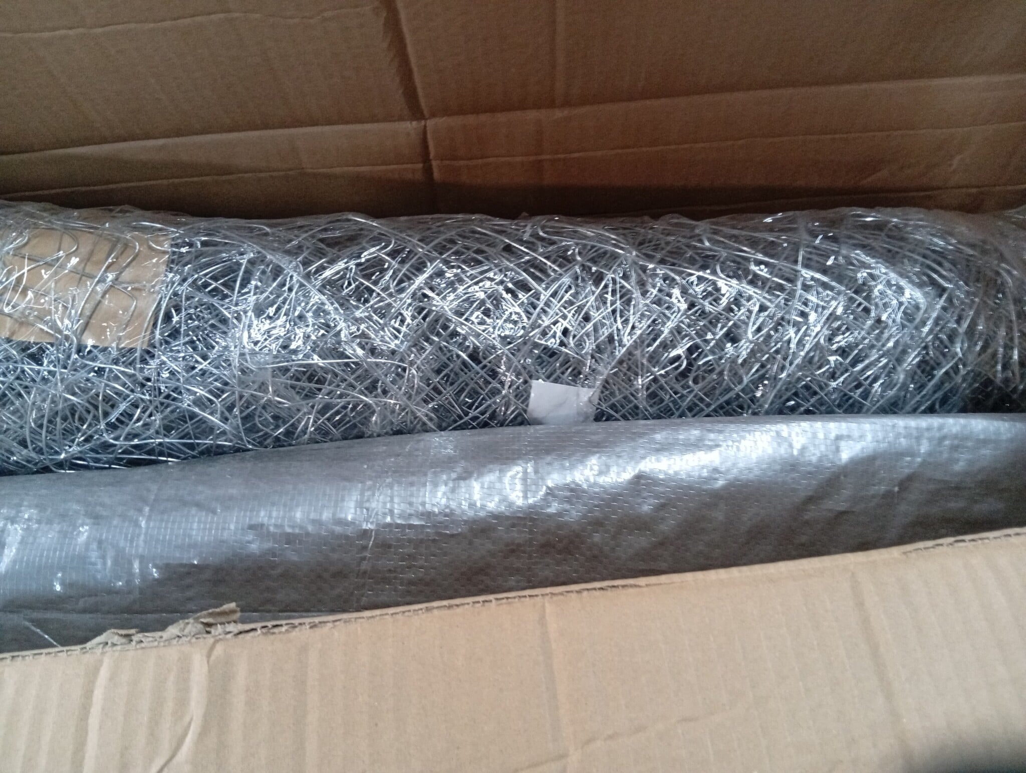 Grote Hondenbench Buiten 200x200x258 cm Staal/PE - 55% Korting