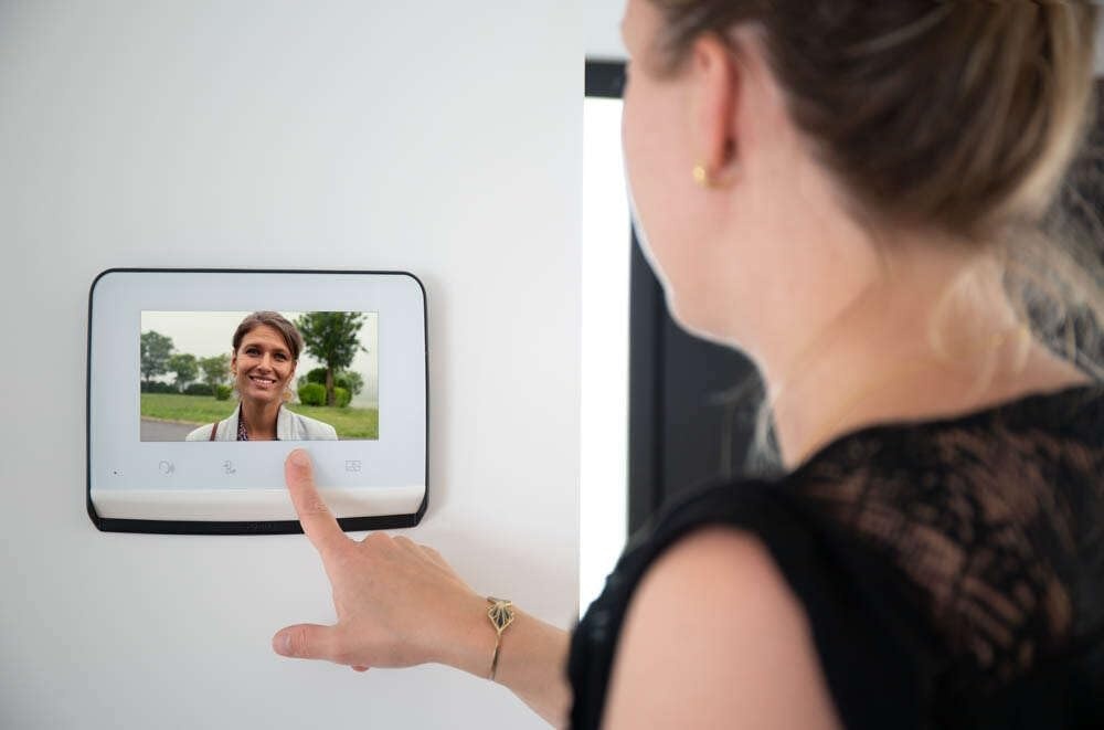 Video-intercom Somfy V350: 7" Scherm, Nachtzicht, 60% Korting