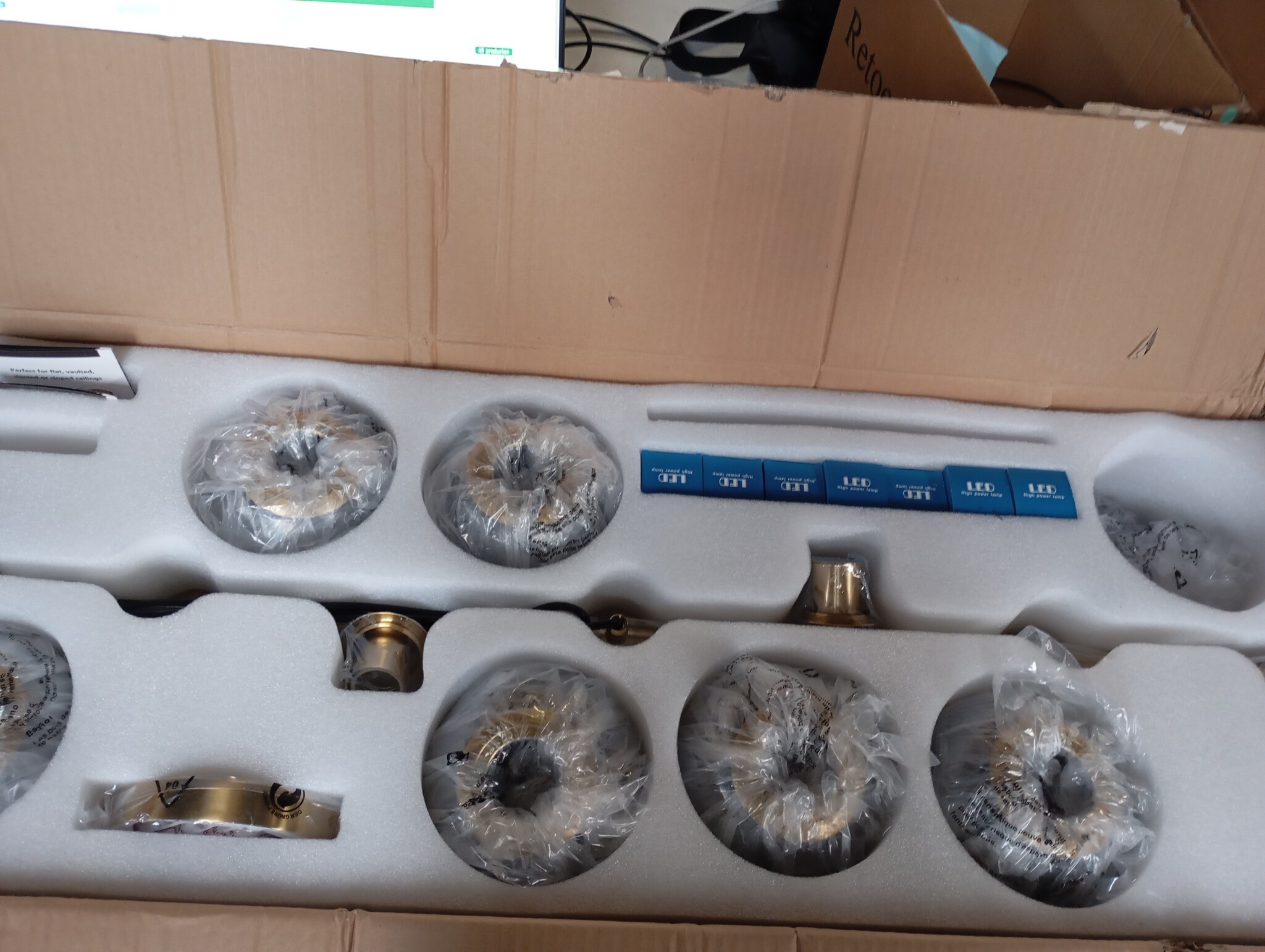 Gouden Sputnik Kroonluchter - Rookglas & 7 Lampen - 59% Korting