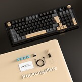 RedThunder K95 Draadloos mechanisch gamingtoetsenbord met 1,88 inch display en knop, DE-lay-out, schok- en geluidsabsorberende gasketen, BT/USB-C/2,4 GHz, software, hot-swap-compatibel, lineaire