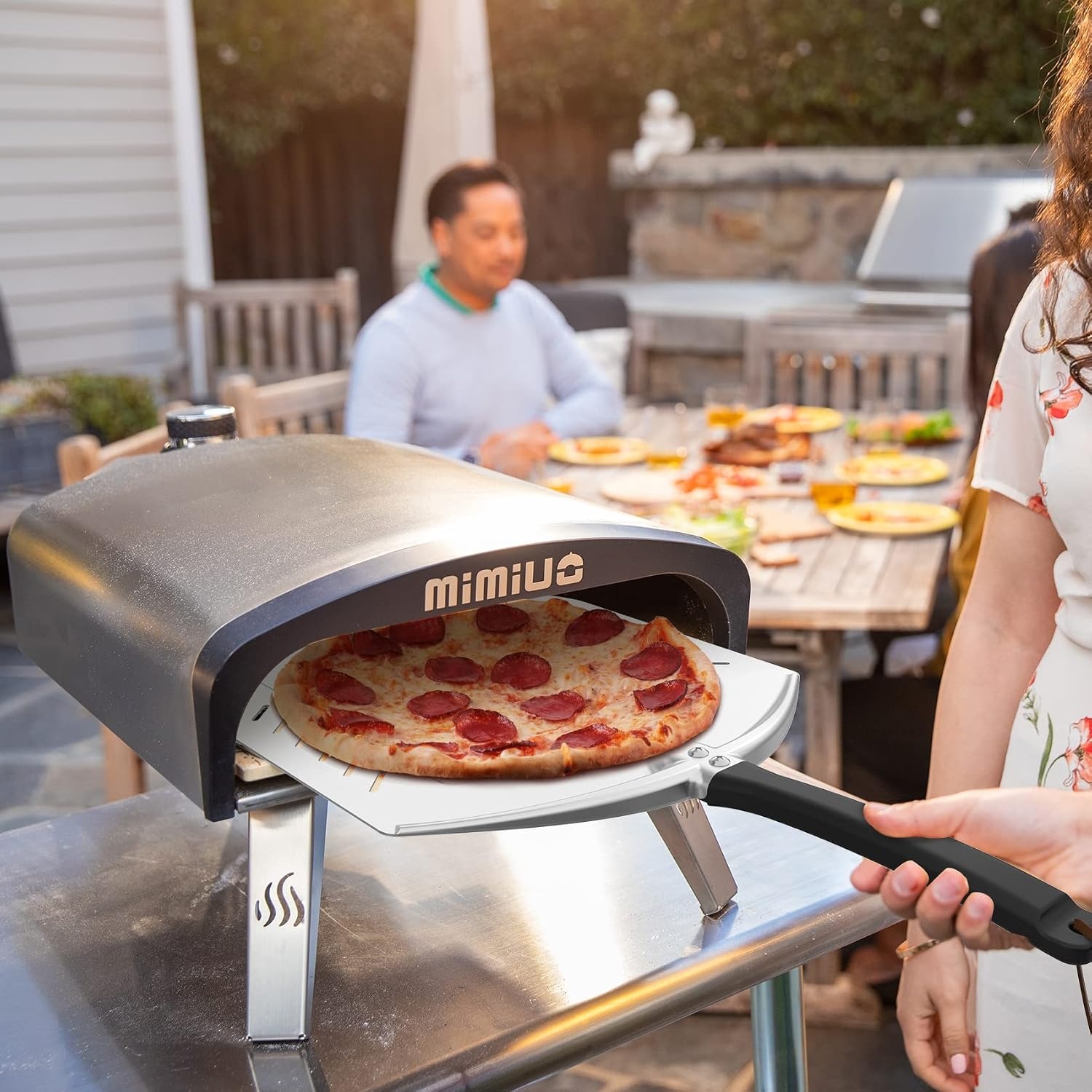 Mimiuo Geperforeerde Pizza Schep, Aluminium Pizzaschep, Pizzaschuiver met Handvat, 30,5 cm Pizzaspatel, Pizza Spatel, Geperforeerd Pizza Schil voor Het Bakken van Zelfgemaakte Pizza en Broodcakes