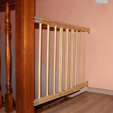 Traphekje - hout - van 72 tot 122 cm breed x 92 cm hoog