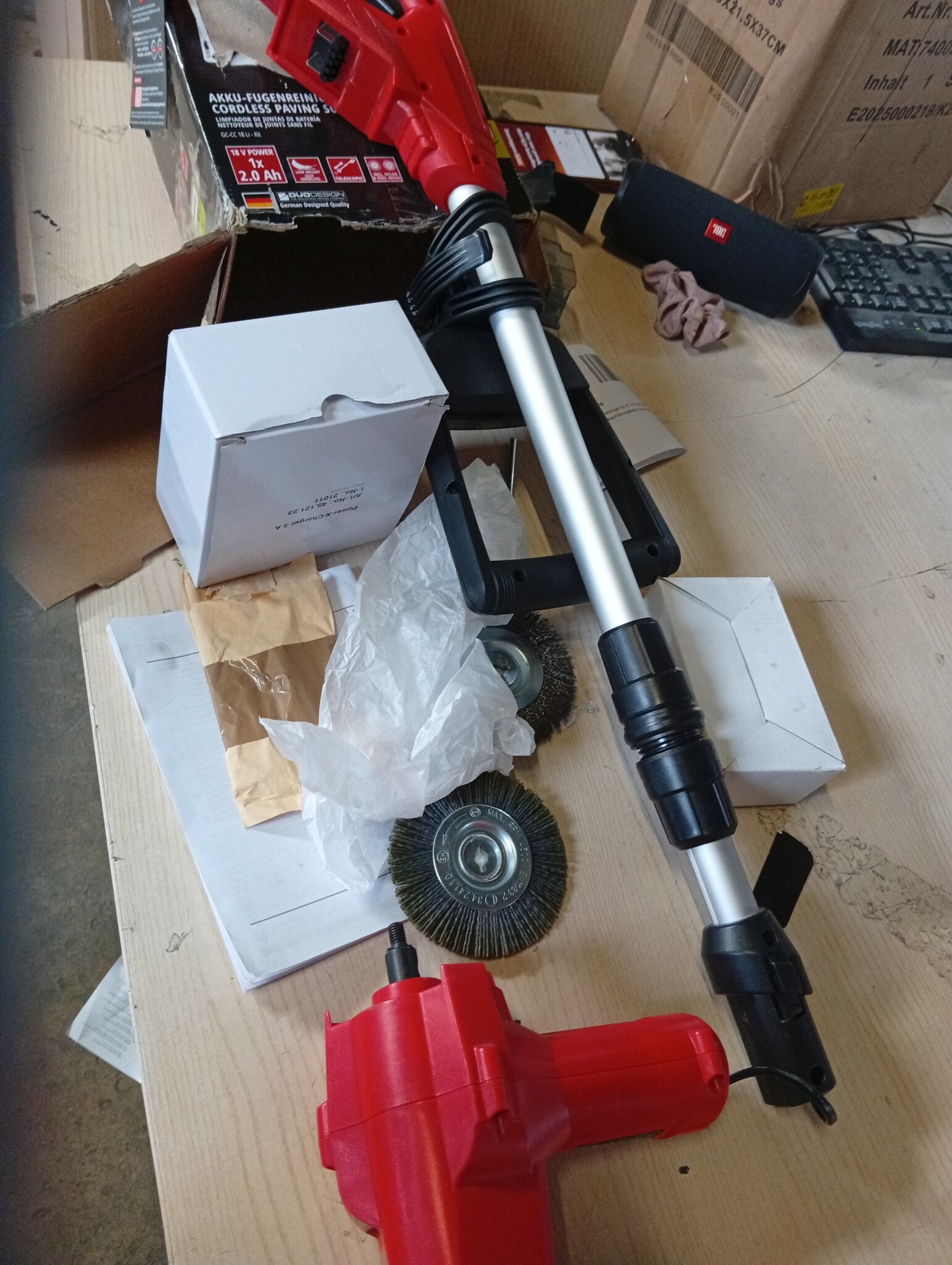 Einhell Accu Voegenreiniger GE-CC 18 Li Kit - Inclusief 2,0 Ah Accu en Snellader
