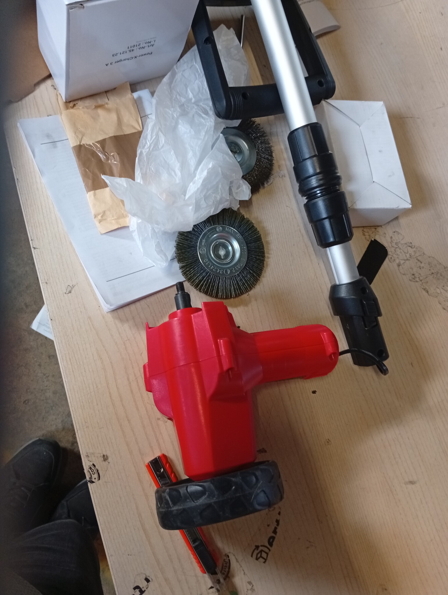 Einhell Accu Voegenreiniger GE-CC 18 Li Kit - Inclusief 2,0 Ah Accu en Snellader