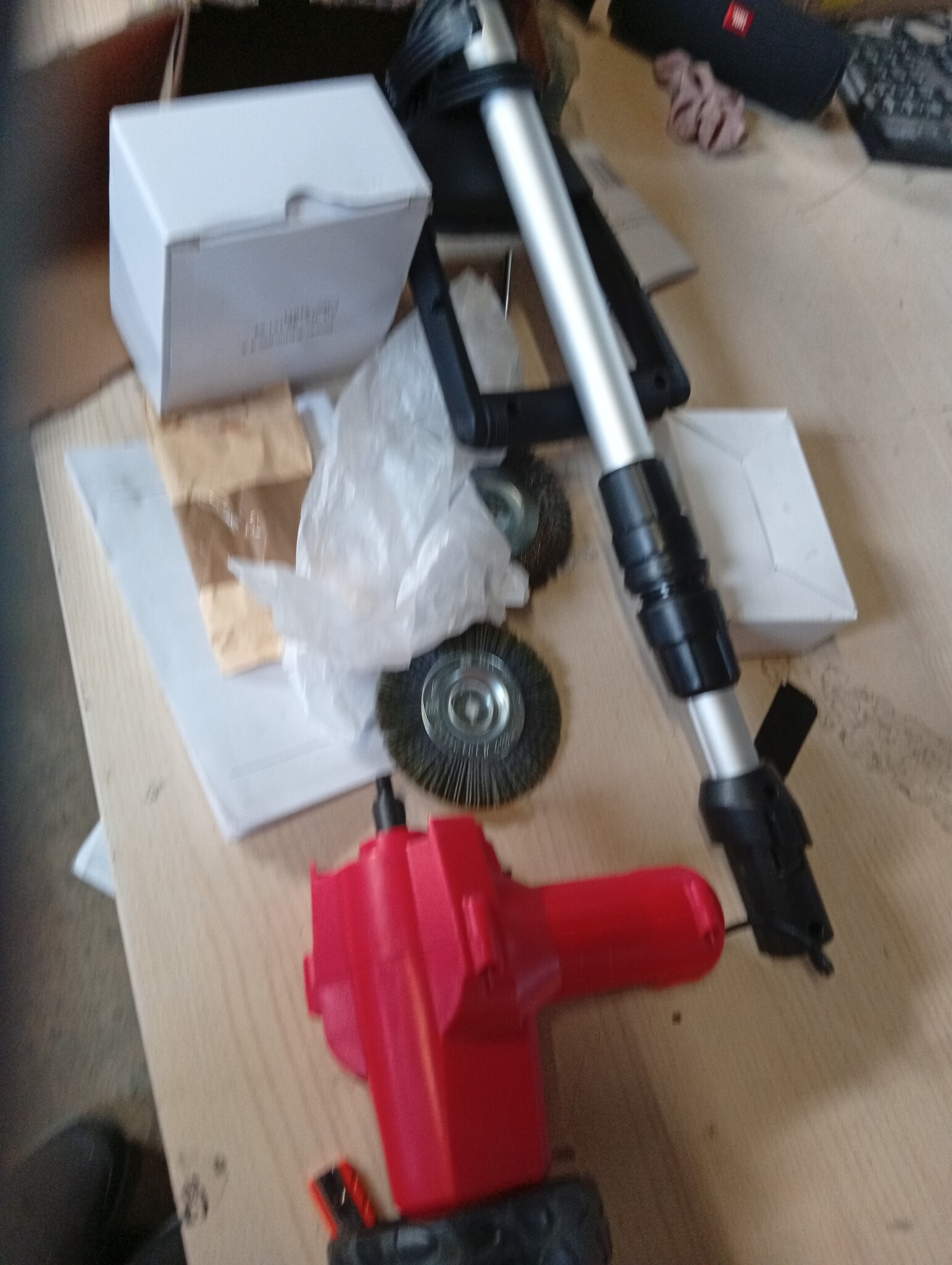 Einhell Accu Voegenreiniger GE-CC 18 Li Kit - Inclusief 2,0 Ah Accu en Snellader