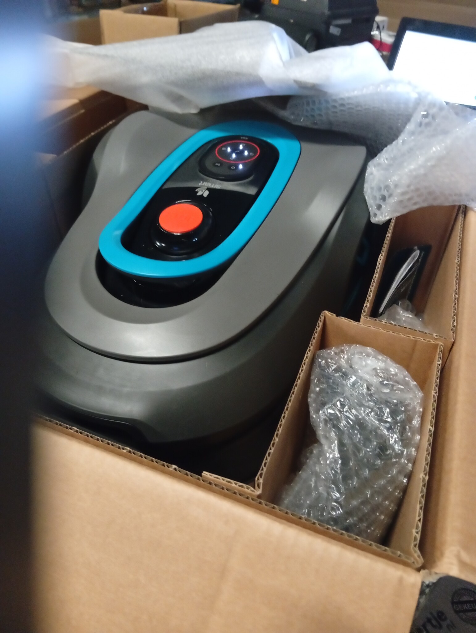 Gardena smart SILENO max 800 m² Robotmaaier - met LONA Intelligence en Trim-to-Edge technologie