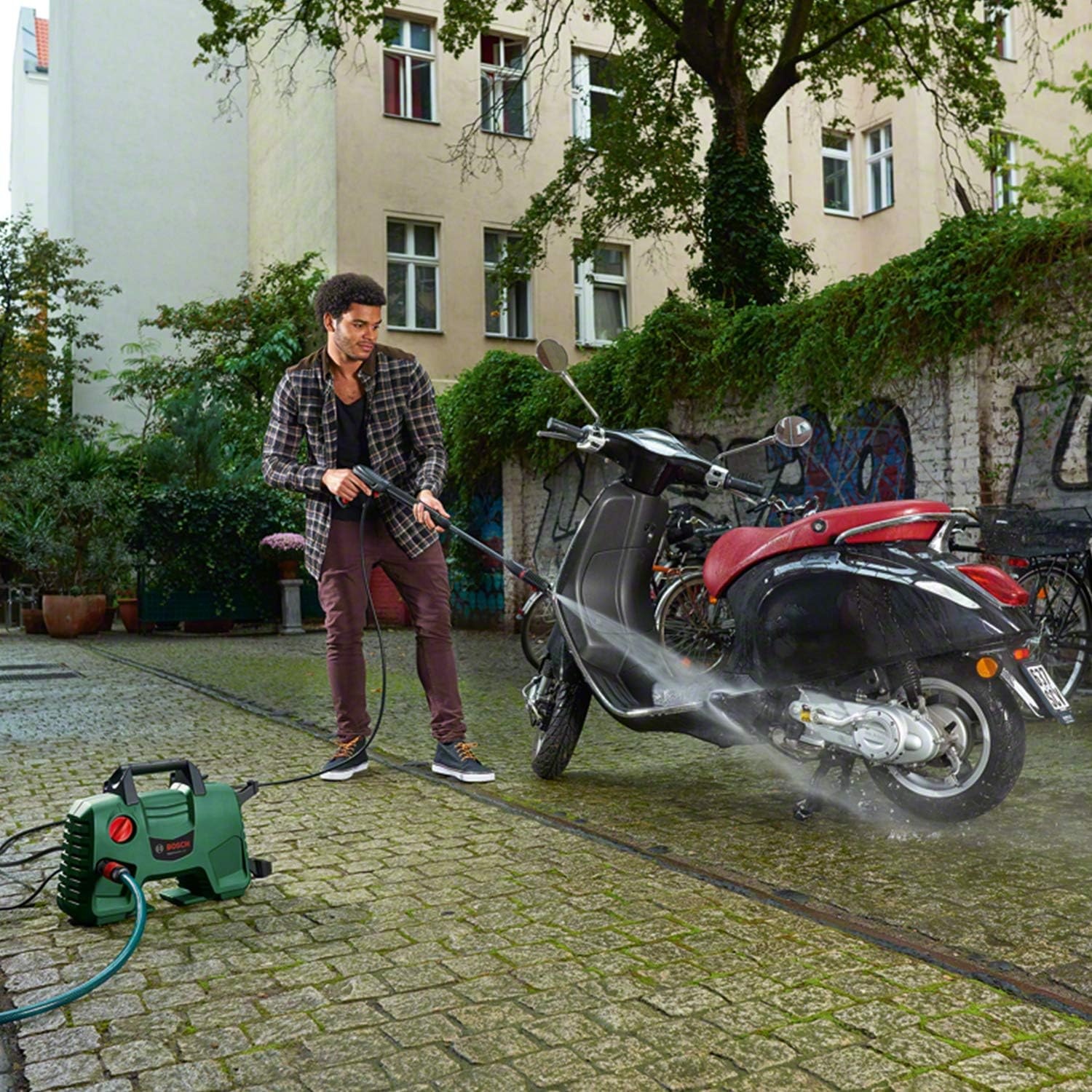 Bosch DIY hogedrukreiniger Easy Aquatak 110-2. generatie.