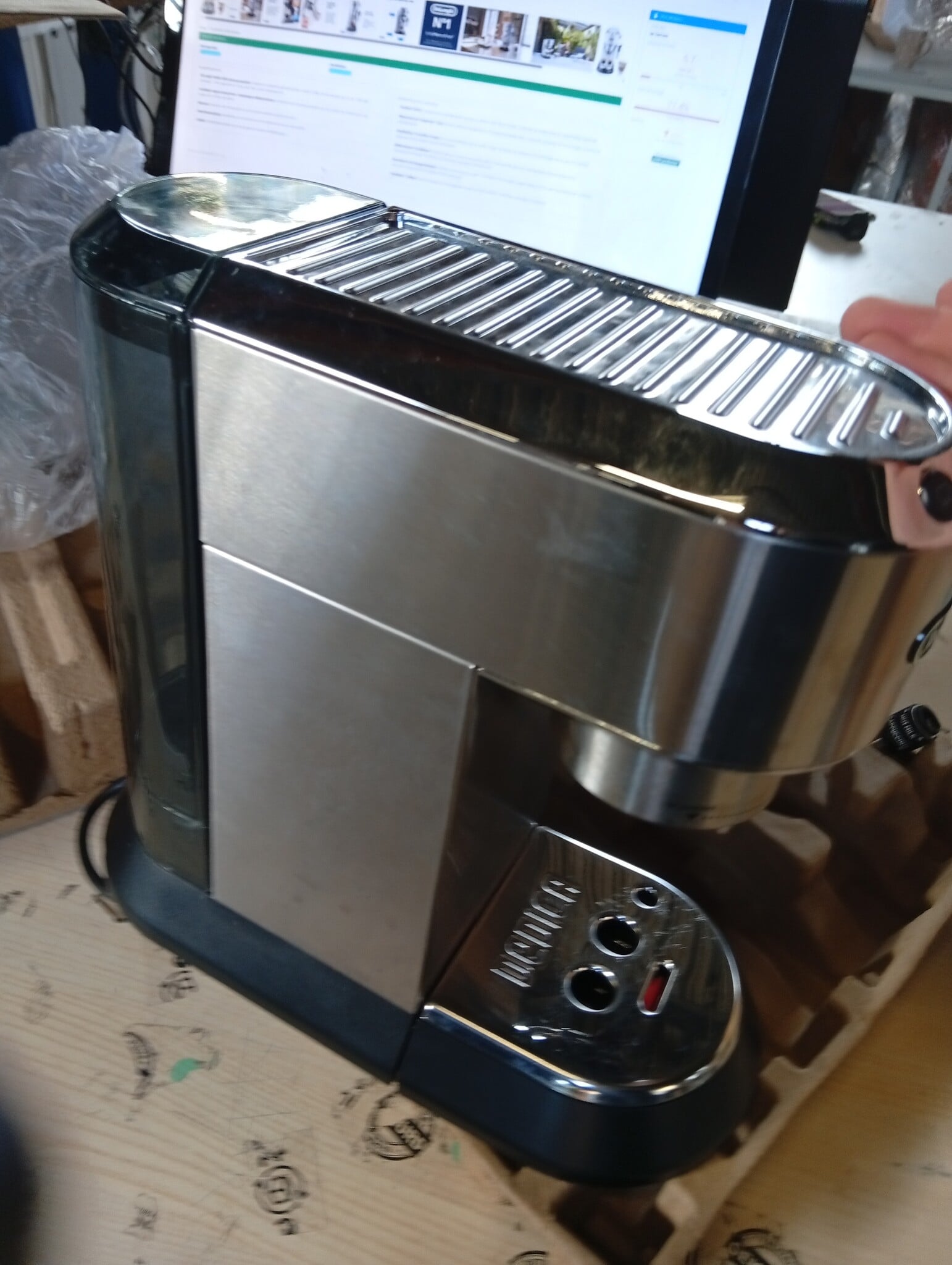 De'Longhi Dedica Style EC685M Espressomachine - Zwart - 15 bar