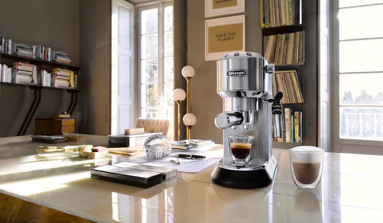 De'Longhi Dedica Style EC685M Espressomachine - Zwart - 15 bar