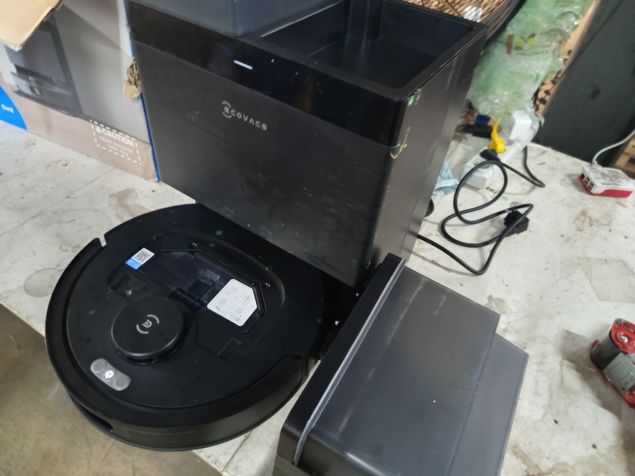 ECOVACS DEEBOT T30C OMNI Robotstofzuiger en Dweilrobot, 20.000 Pa, ZeroTangle 3.0, TruEdge 2.0, TrueMapping 2.0, Alles-in-één OMNI-station, Automatisch zelfreinigingssysteem, Zwart