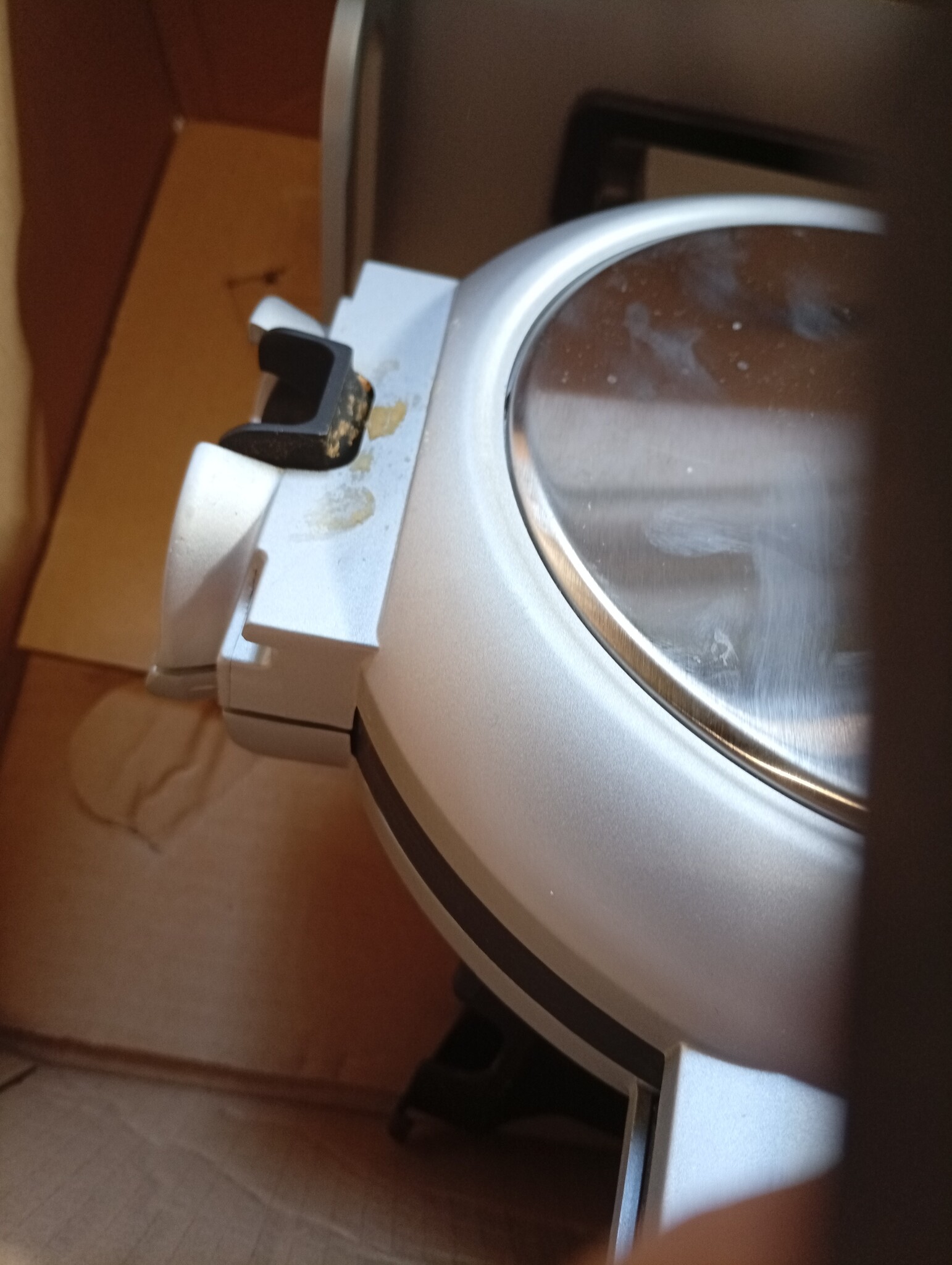CASO WaffleUp Verticaal Wafelijzer - Wit - Voor Belgische wafels 18 cm