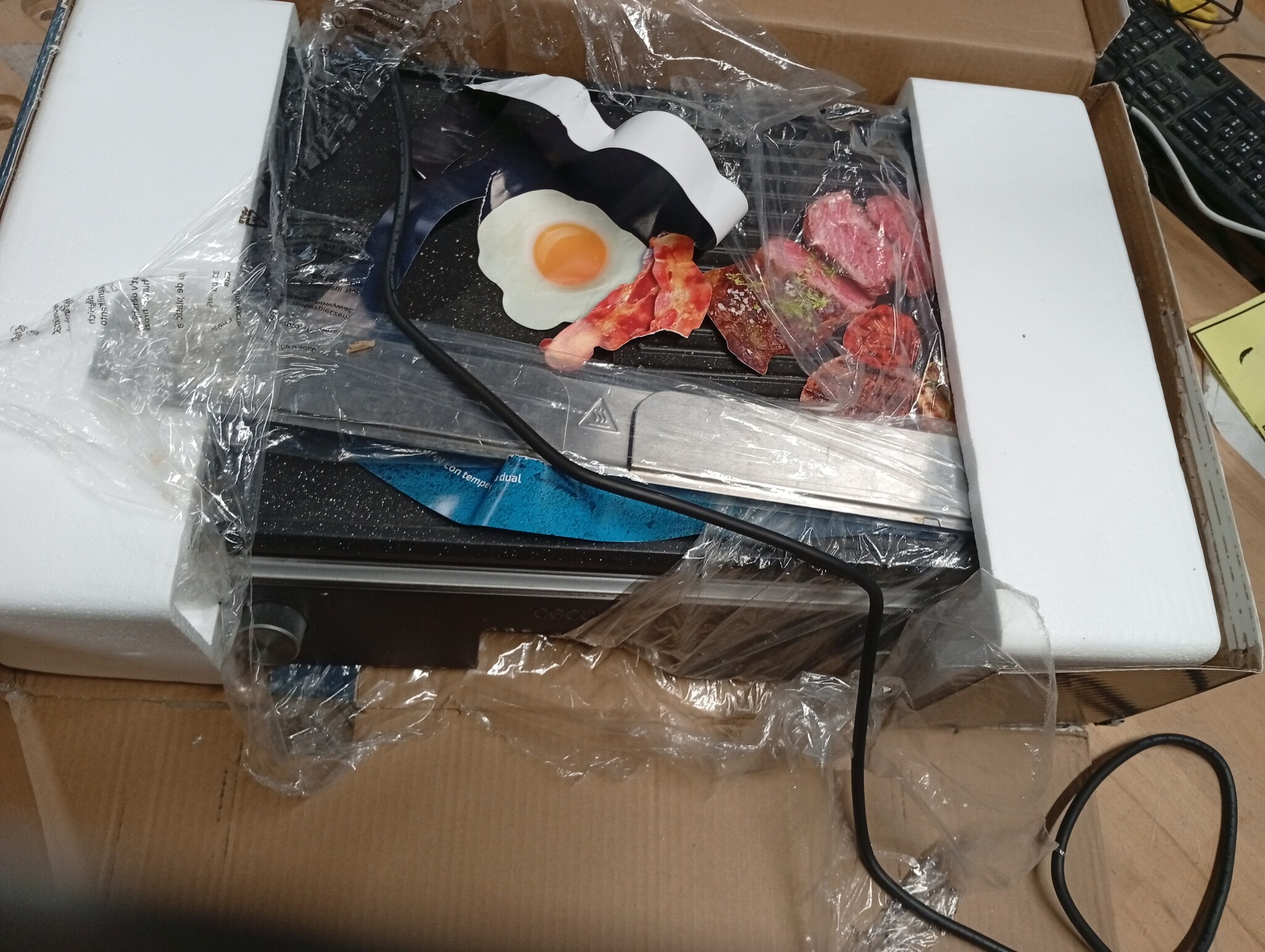 Cecotec PerfectRoast 3000 Elektrische tafelgrill, 3000 W, gemengd kookoppervlak, Rockstone-antiaanbaklaag, regelbare thermostaat, vetopvangbak - Maat PerfectRoast