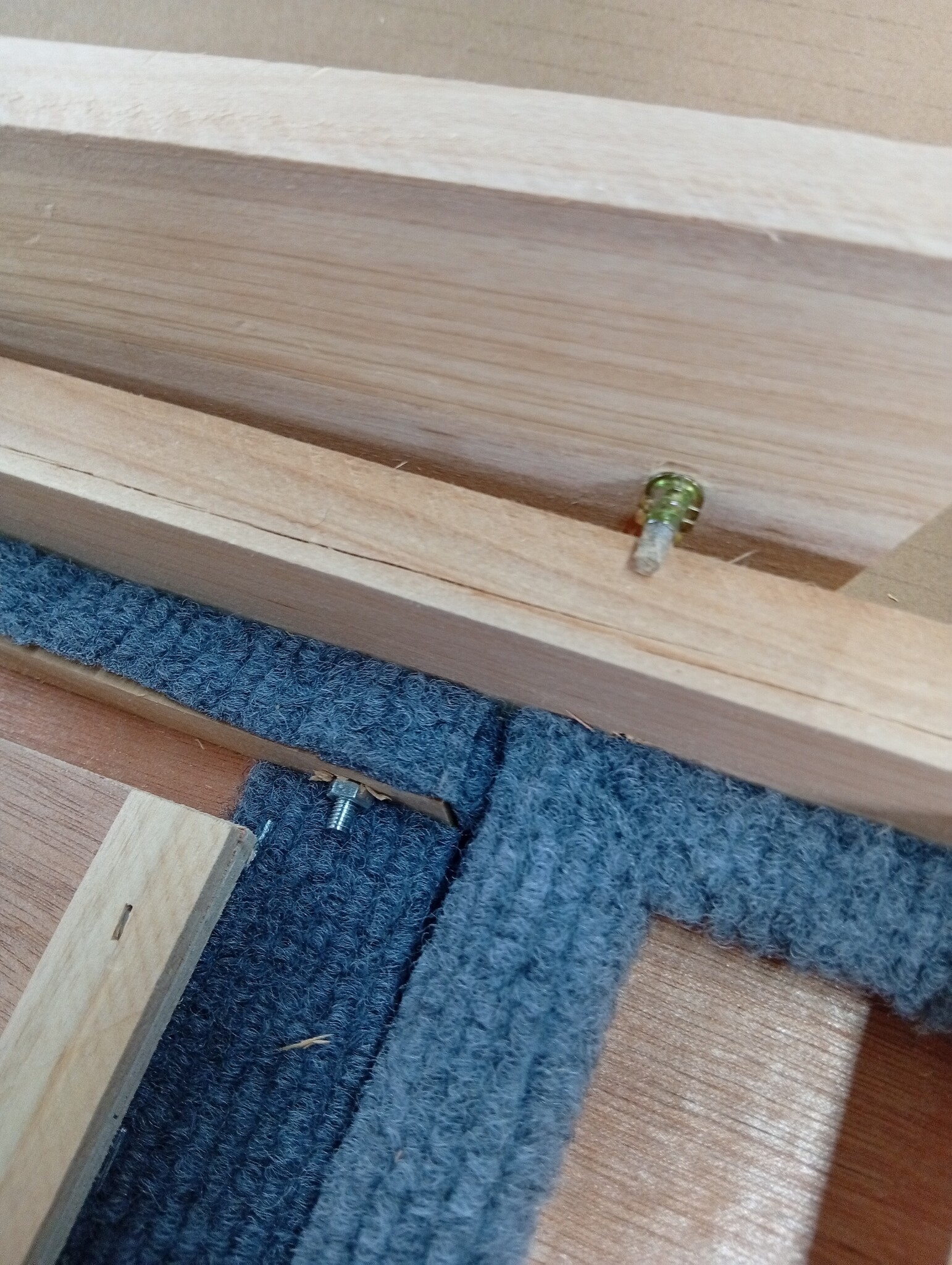 vidaXL Hondentrap 105x47 cm massief vurenhout grijs