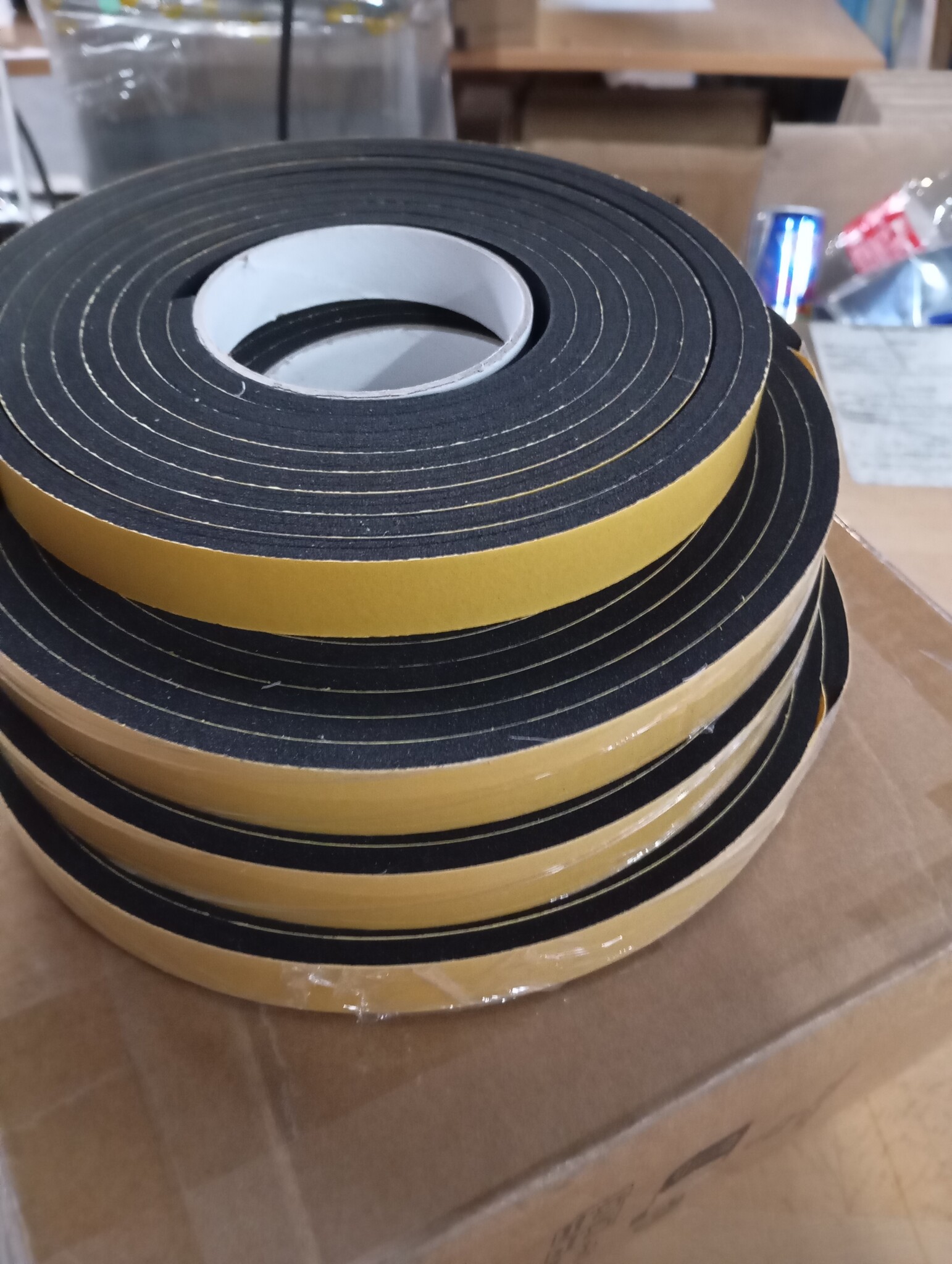vidaXL Zelfklevende schuimtape 4 st Zwart 20mm x 5m CR Schuim