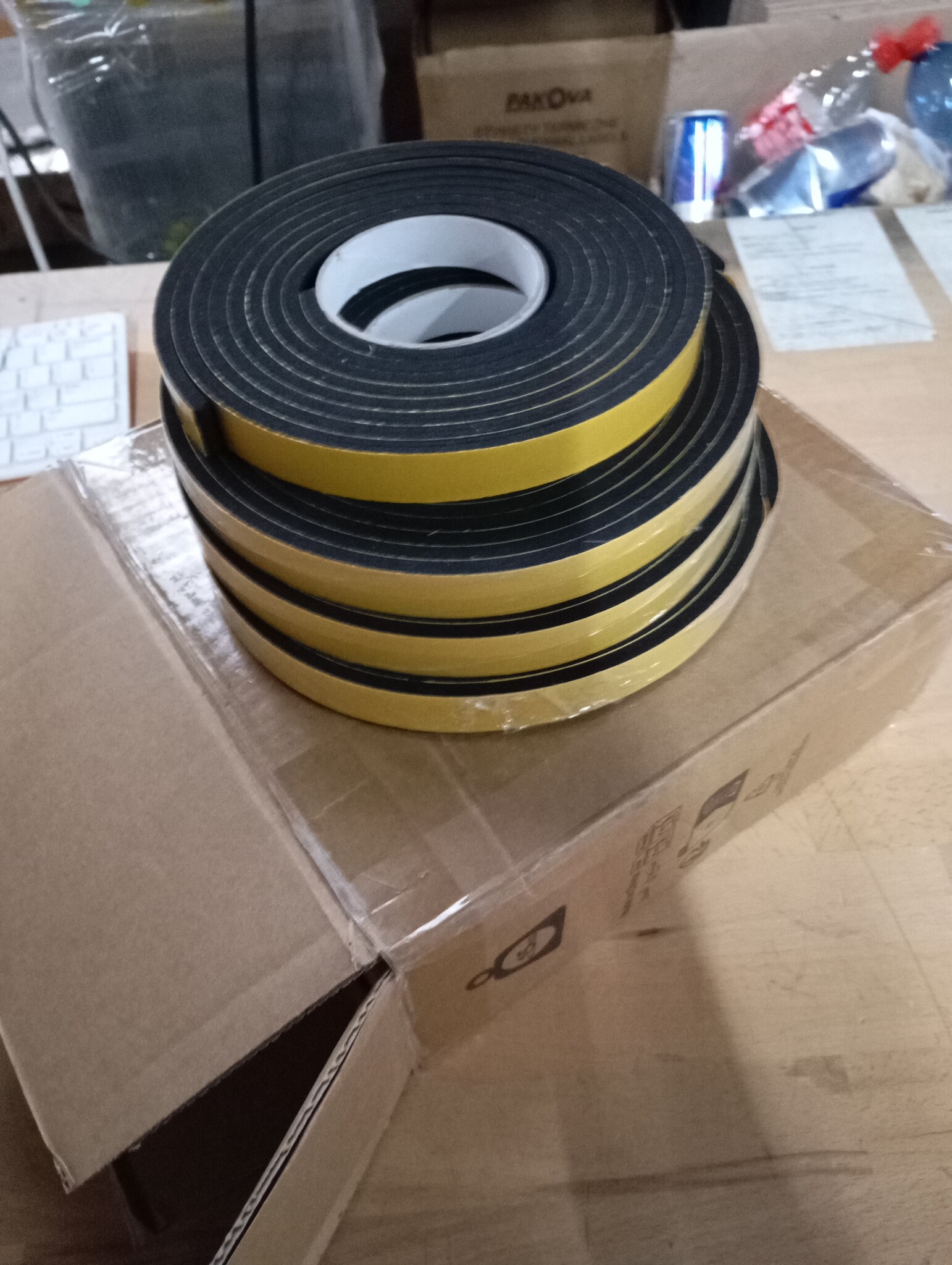 vidaXL Zelfklevende schuimtape 4 st Zwart 20mm x 5m CR Schuim